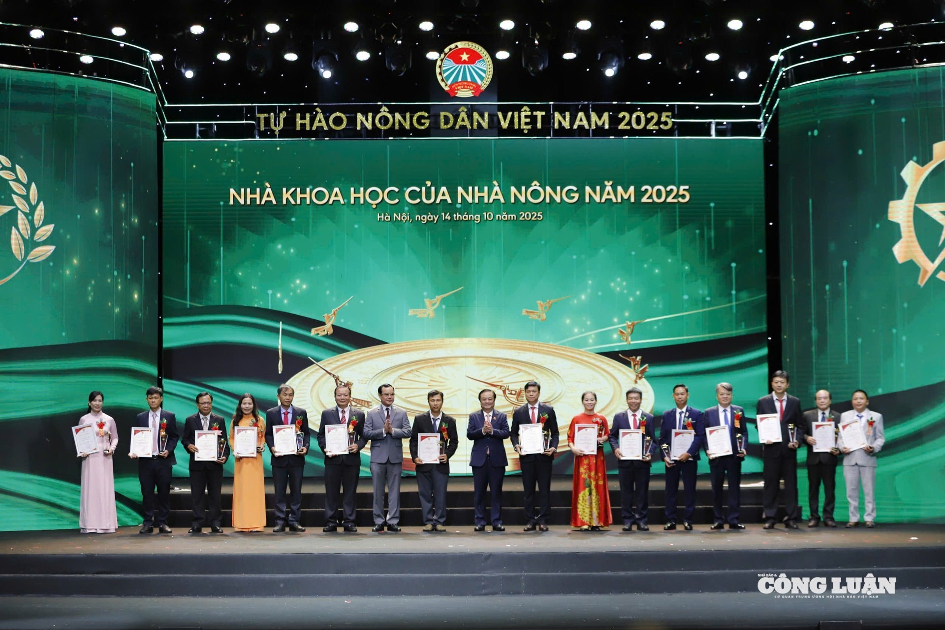 Hình ảnh: Tôn vinh 63 Nông dân Việt Nam xuất sắc và 32 Nhà khoa học của nhà nông năm 2025 số 4