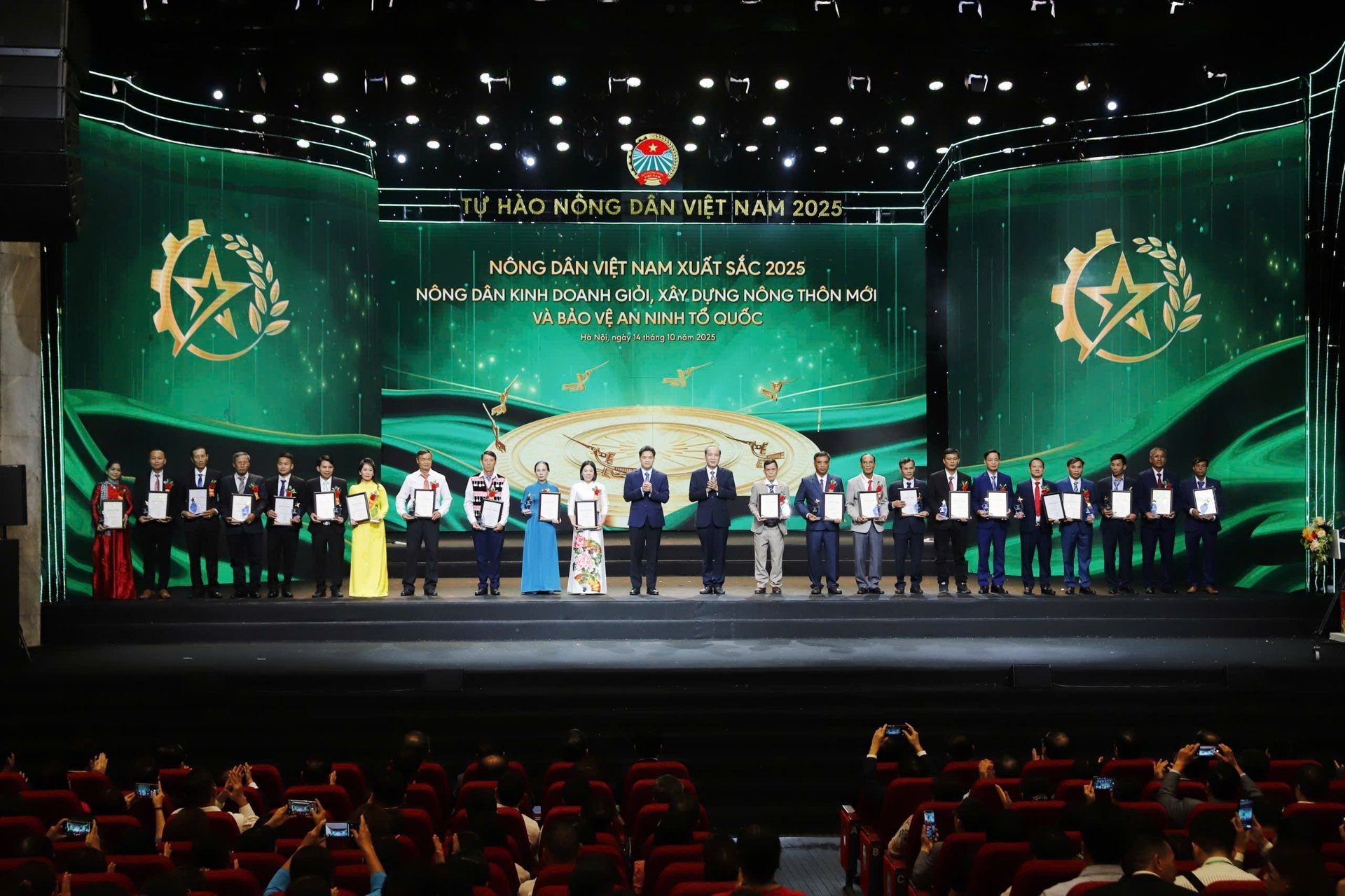 Hình ảnh: Tôn vinh 63 Nông dân Việt Nam xuất sắc và 32 Nhà khoa học của nhà nông năm 2025 số 7