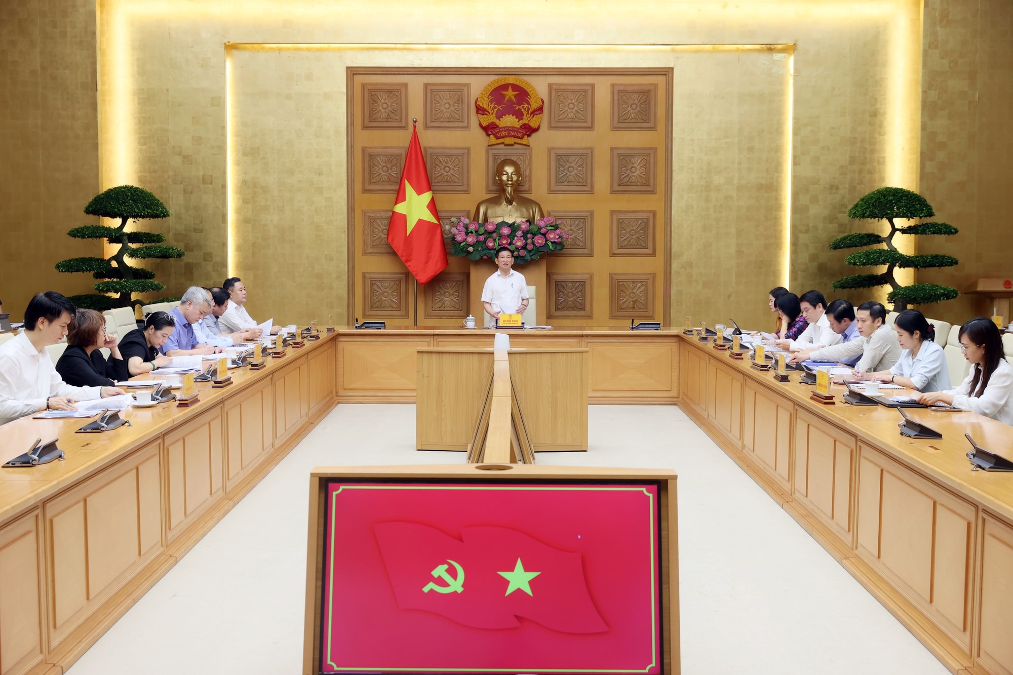 Phó Thủ tướng Hồ Đức Phớc chủ trì cuộc họp Ban Chỉ đạo phòng chống rửa tiền- Ảnh 2.