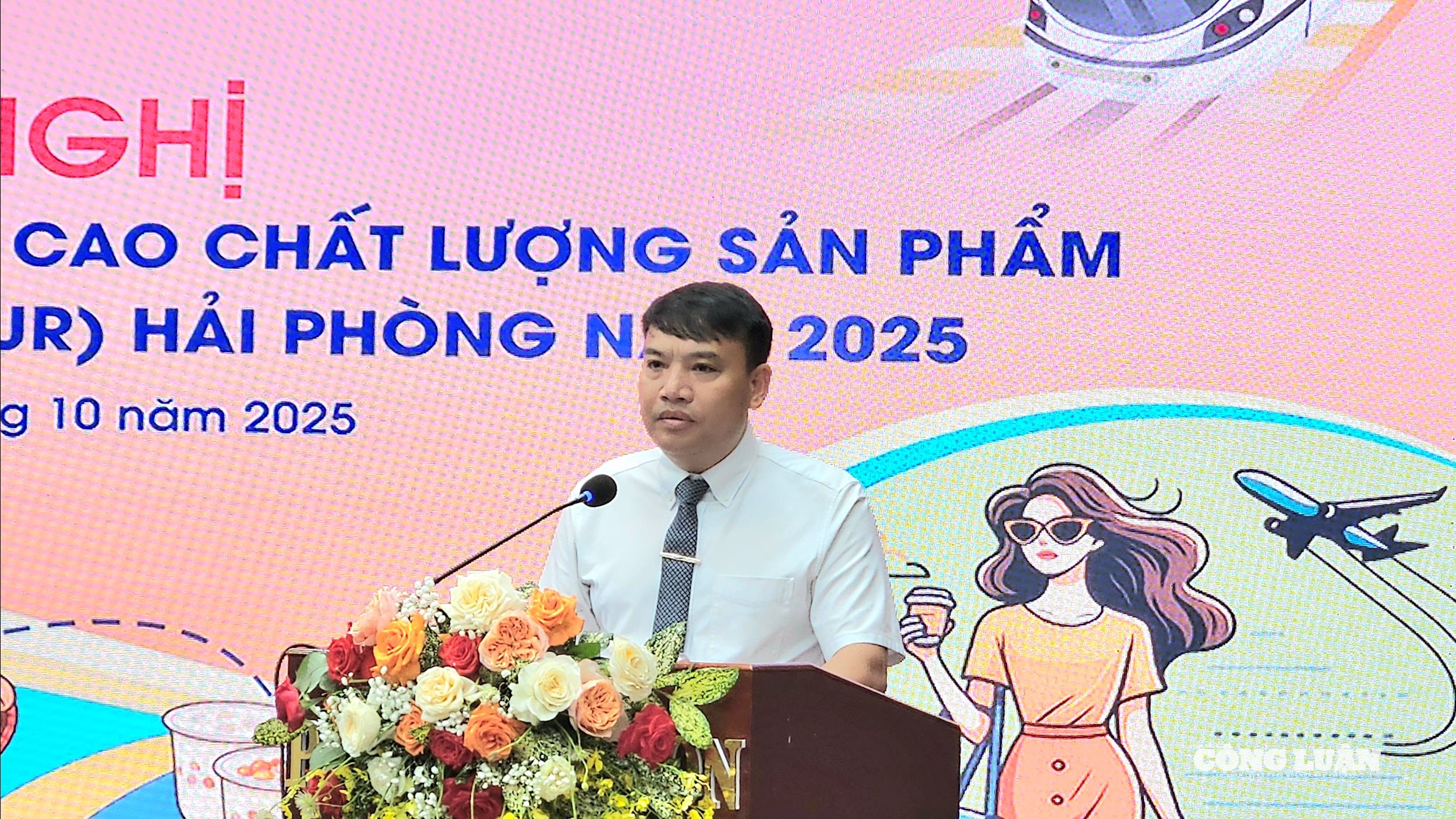 Ông Trần Văn Ngọc - Phó Giám đốc Sở Văn hóa, Thể thao và Du lịch Hải Phòng phát biểu khai mạc Hội nghị.