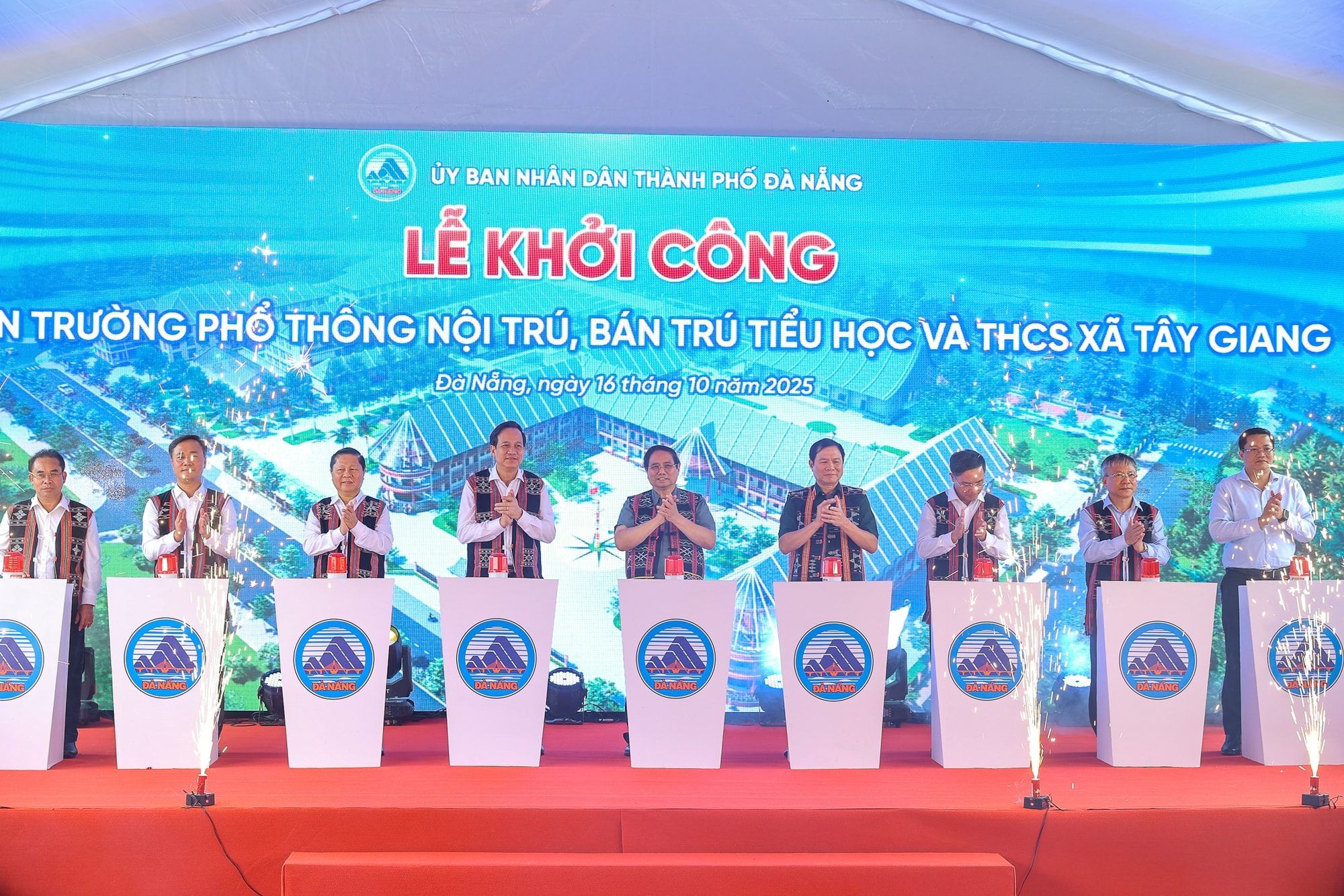 Thủ tướng Phạm Minh Chính dự khởi công trường học tại xã biên giới Tây Giang (Đà Nẵng)- Ảnh 5.
