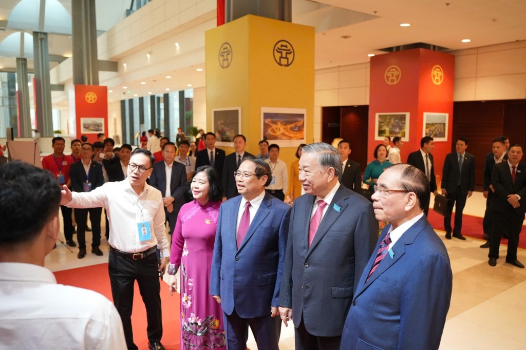 Tổng Bí thư Tô Lâm và lãnh đạo Đảng, Nhà nước dự khai mạc Đại hội đại biểu Đảng bộ TP Hà Nội lần thứ XVIII - ảnh 3 Hình ảnh: Tổng Bí thư Tô Lâm và lãnh đạo Đảng, Nhà nước dự khai mạc Đại hội đại biểu Đảng bộ TP Hà Nội lần thứ XVIII số 3