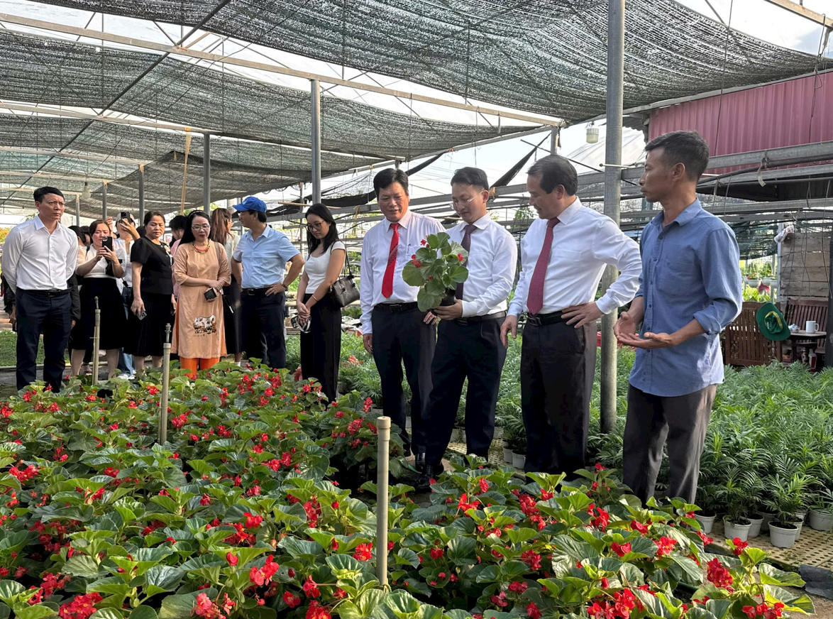 Ảnh màn hình 2025-10-18 lúc 23.04.30