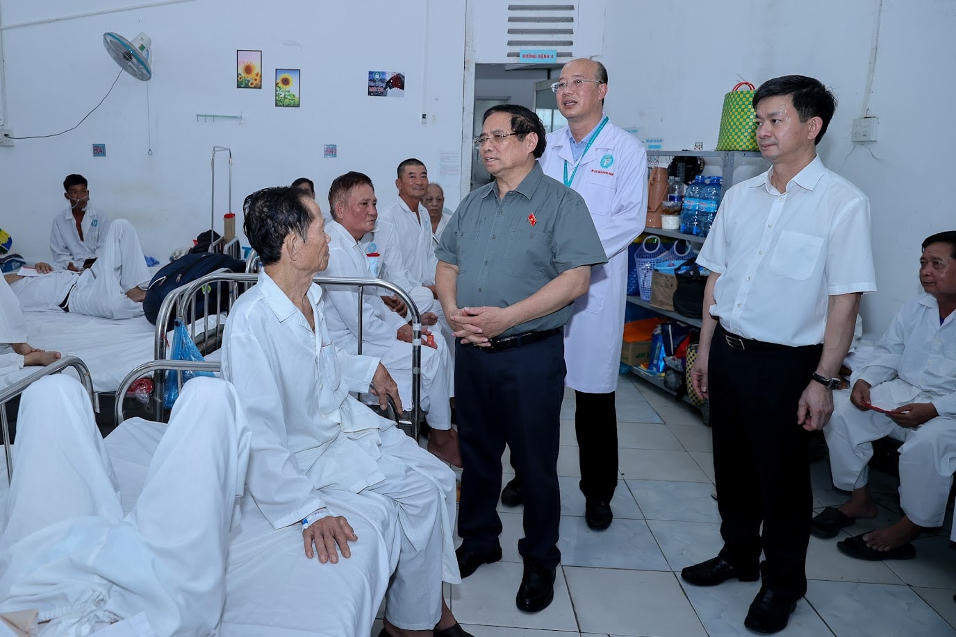 Thủ tướng: Chậm nhất cuối năm 2026 phải xong dự án Bệnh viện Ung bướu Cần Thơ- Ảnh 2.