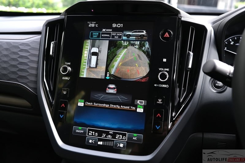 Màn hình đặt dọc với camera 360 độ - Ảnh: Autolife