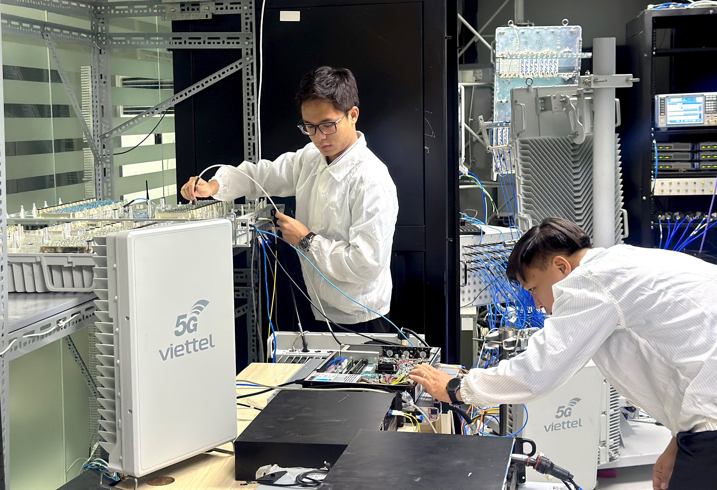 áº¢nh 3 - Nhá»¯ng ká»¹ sÆ° Viá»t Nam ÄÆ°á»£c ÄÃ¡nh giÃ¡ cao khi giáº£ ÄÆ°á»£c bÃ i toÃ¡n cá»±c khÃ³ tá»« ÄÃ³ ÄÃ¡p á»©ng nhu cáº§u cá»§a thá» trÆ°á»ng.