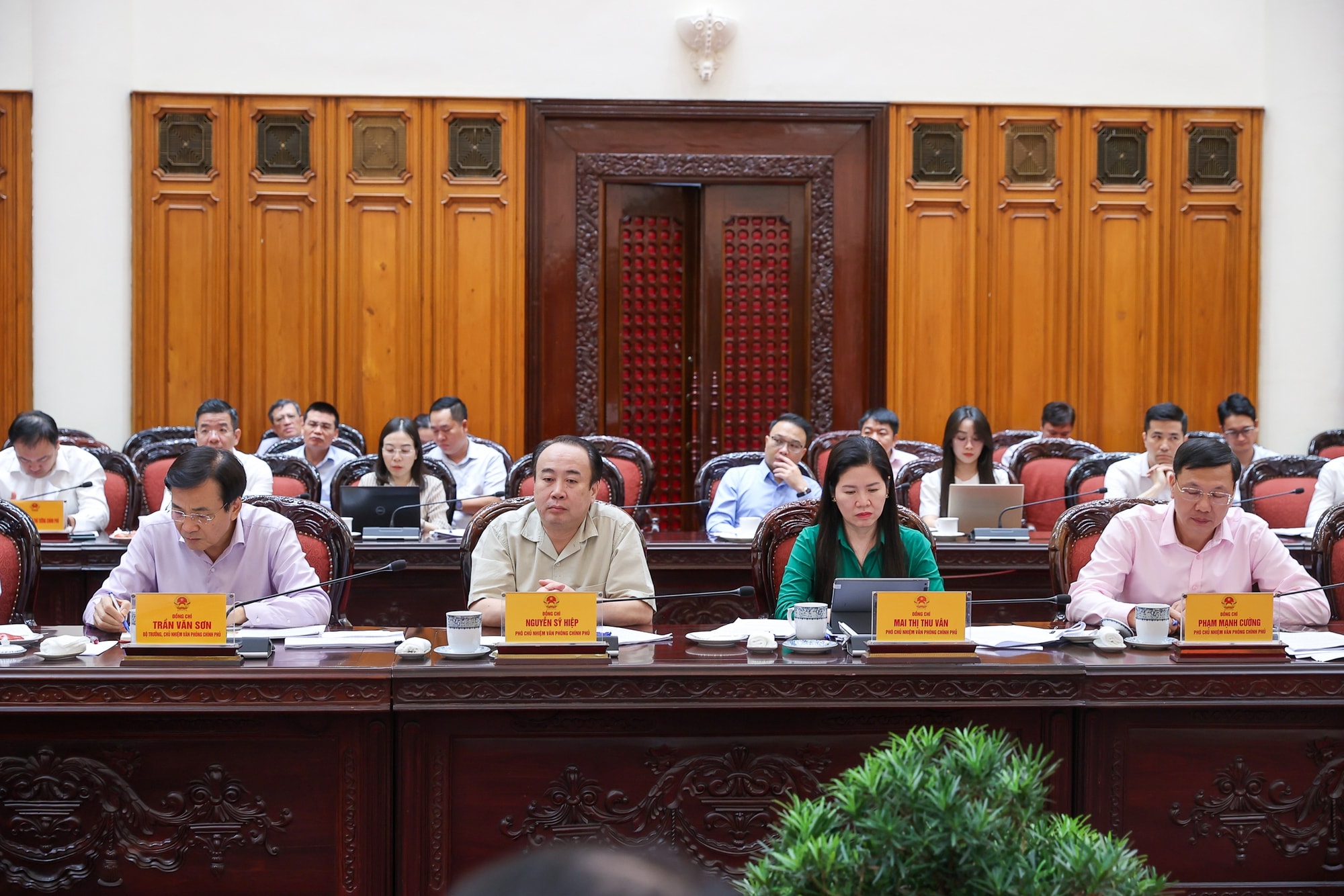 Thủ tướng: Rà soát, hoàn thành các công việc tới cuối năm theo thứ tự ưu tiên- Ảnh 5. Thủ tướng: Rà soát, hoàn thành các công việc tới cuối năm theo thứ tự ưu tiên- Ảnh 5.