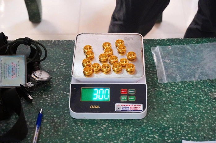 Tây Ninh bắt giữ người mang 16 khoanh vàng qua biên giới - Ảnh 1. Tây Ninh bắt giữ người mang 16 khoanh vàng qua biên giới - Ảnh 1.