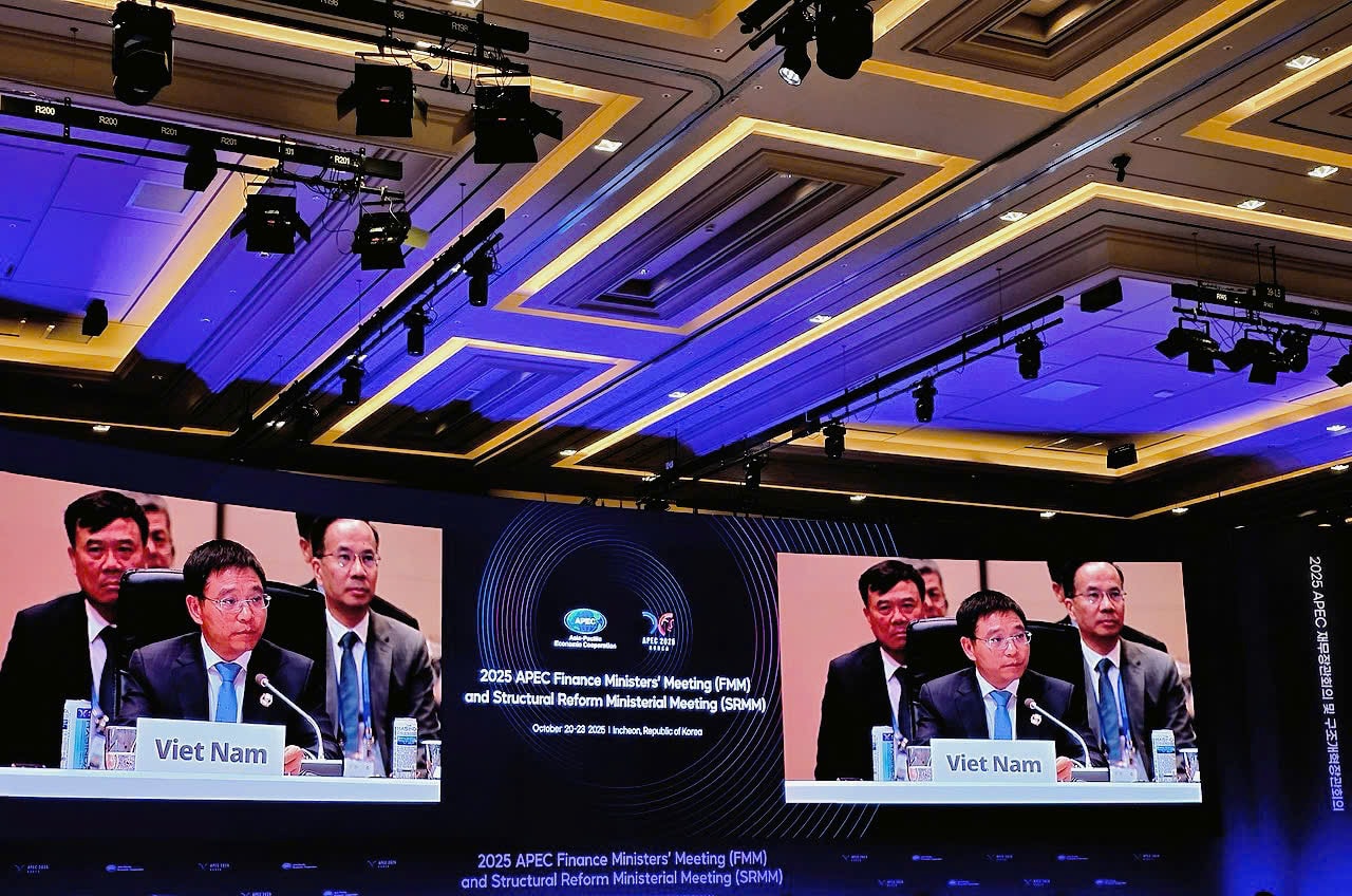 2. Bo truong tại APEC