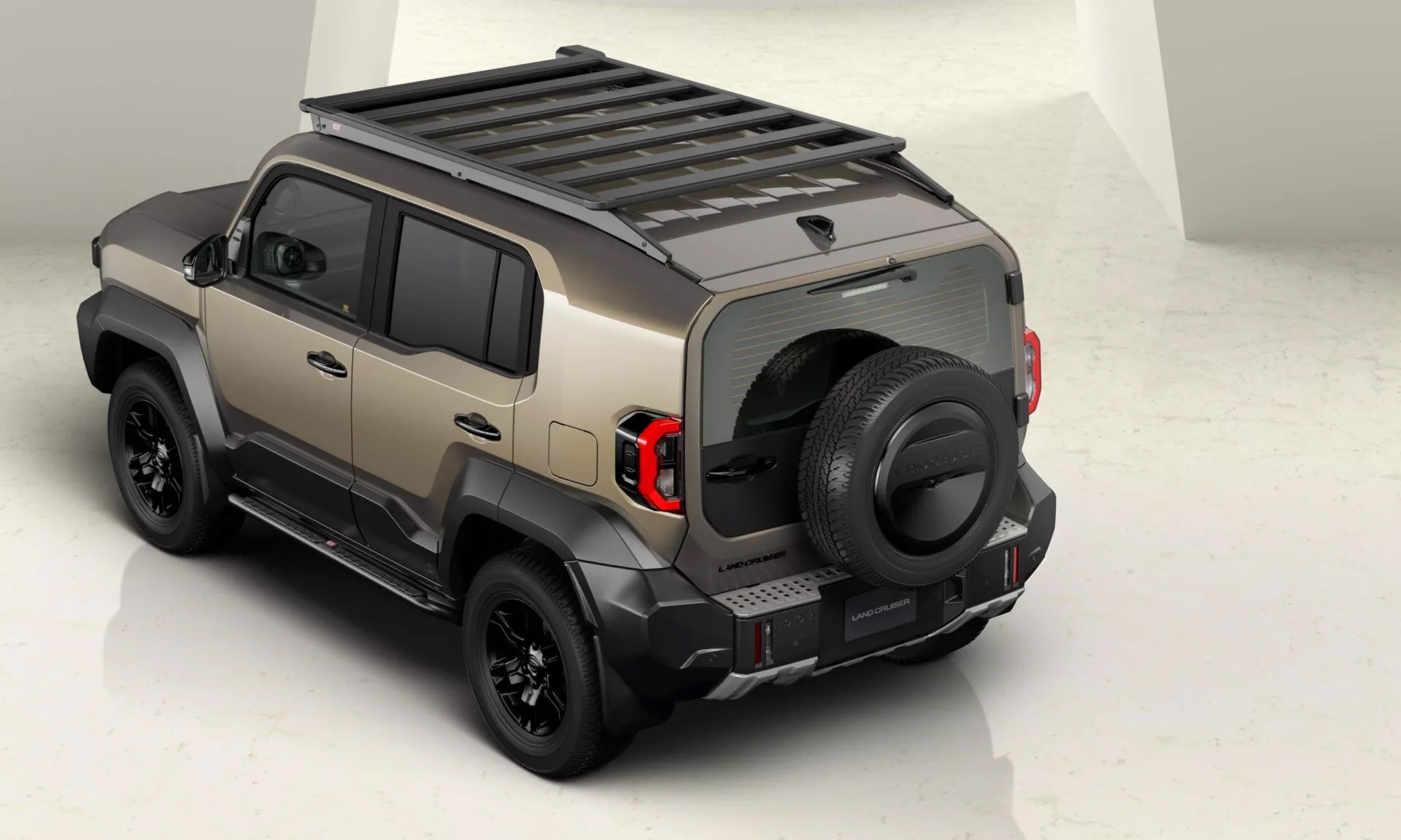 Thiết kế phần đuôi xe bắt mắt - Ảnh: Toyota