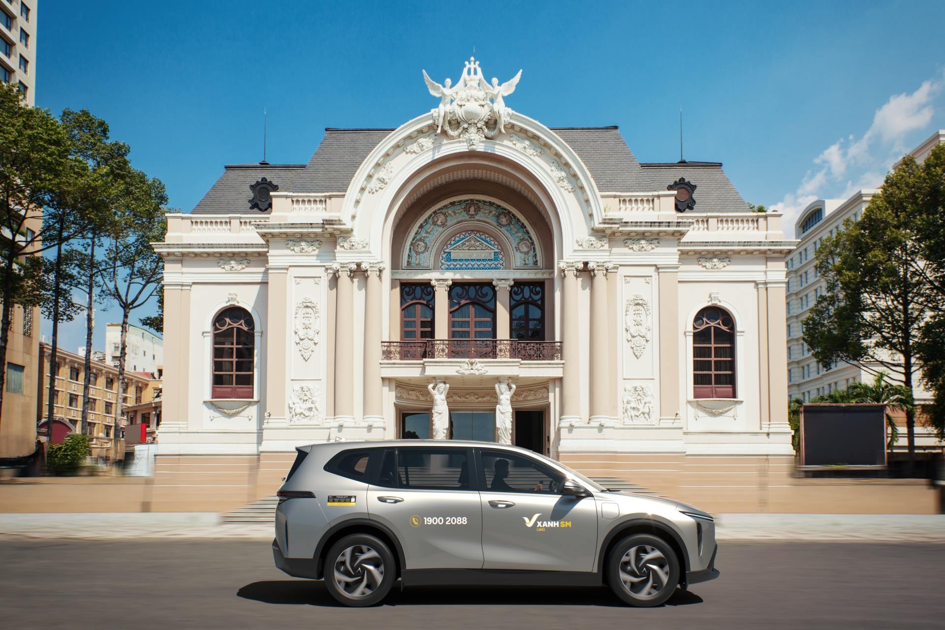 VinFast Limo Green gia nhập đội hình gọi xe công nghệ cao cấp của Xanh SM - Ảnh: VF