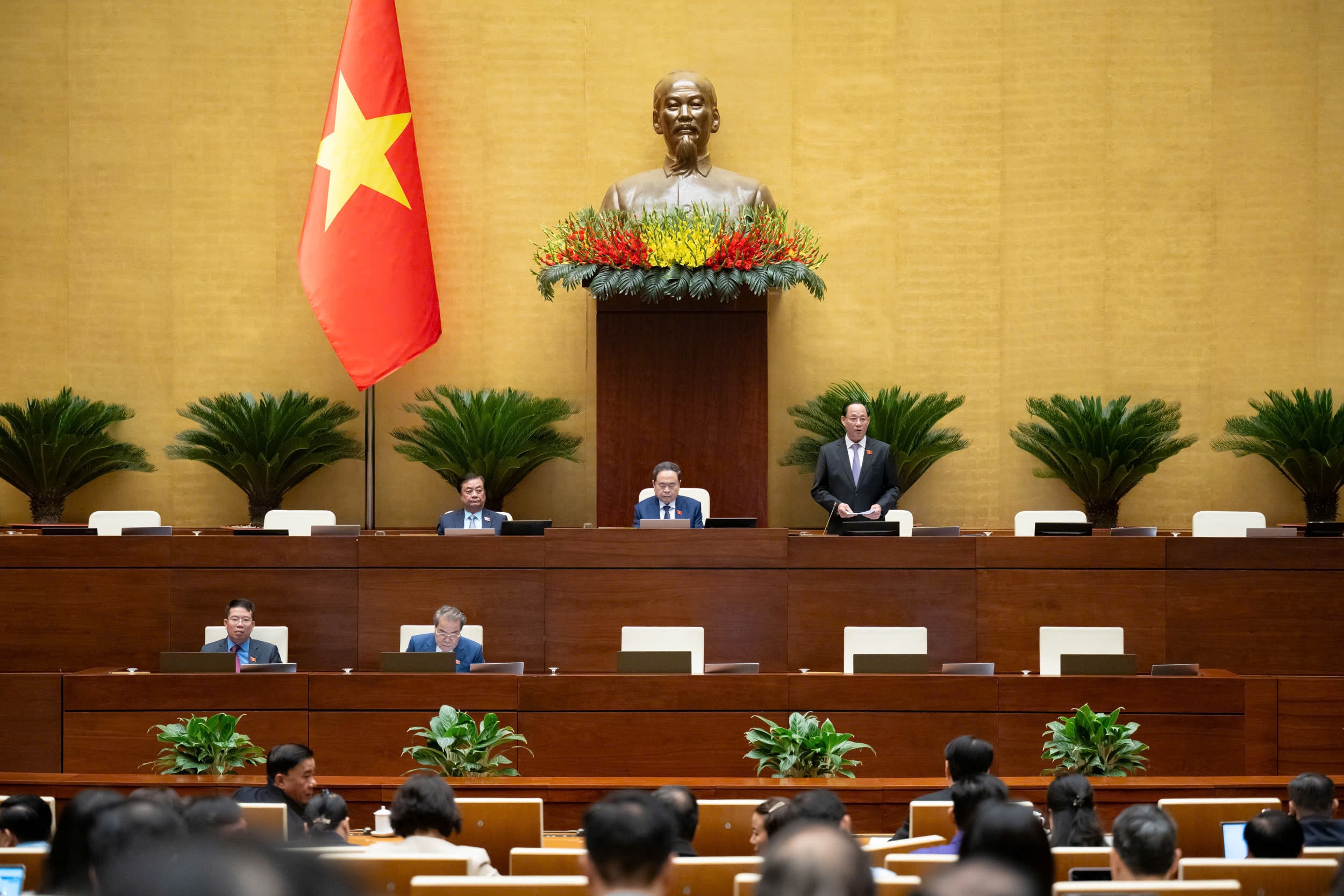 Phó Chủ tịch Quốc hội, Thượng tướng Trần Quang Phương điều hành nội dung làm việc