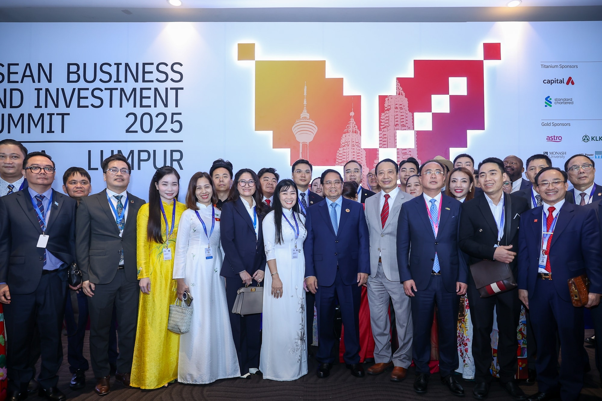 Thủ tướng: ASEAN là một gia đình, mỗi quốc gia mạnh lên là cả khối mạnh lên- Ảnh 10. Thủ tướng: ASEAN là một gia đình, mỗi quốc gia mạnh lên là cả khối mạnh lên- Ảnh 10.