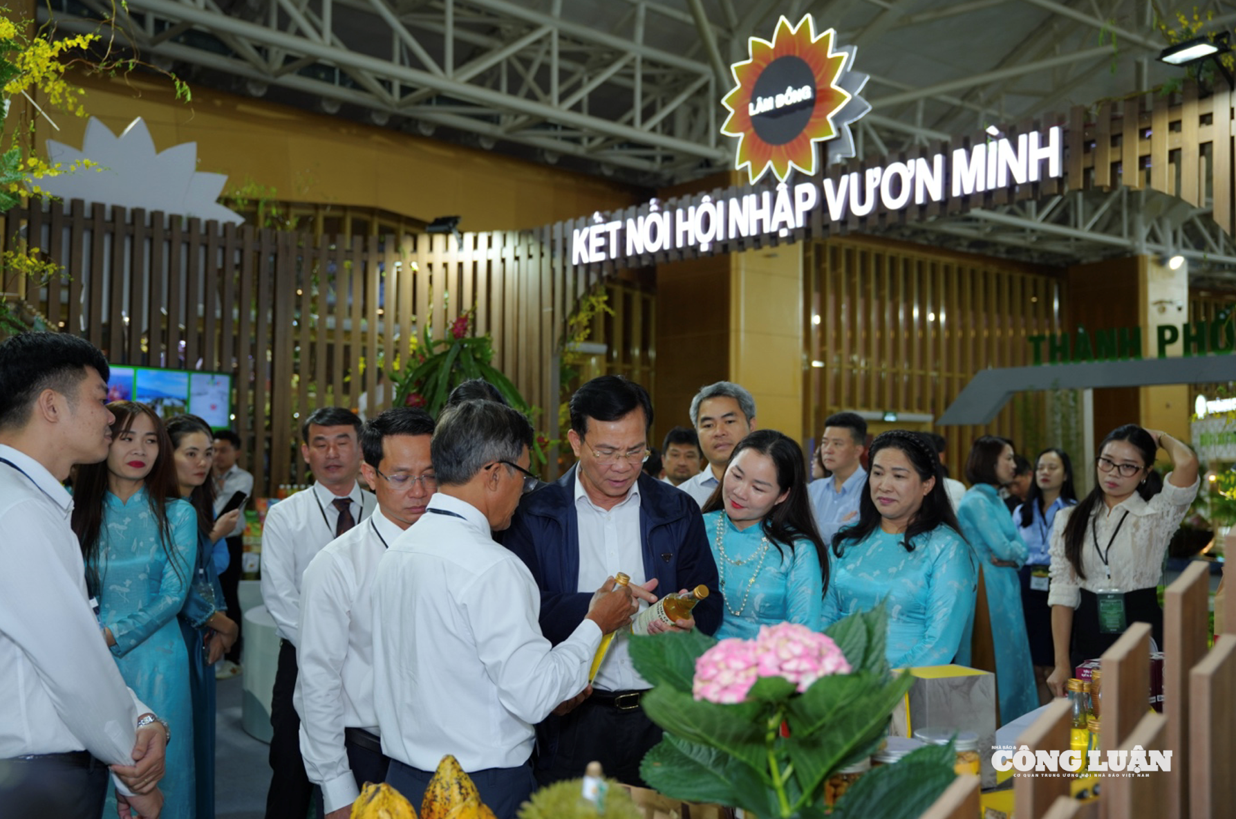 Ảnh màn hình 2025-10-27 lúc 23.46.00