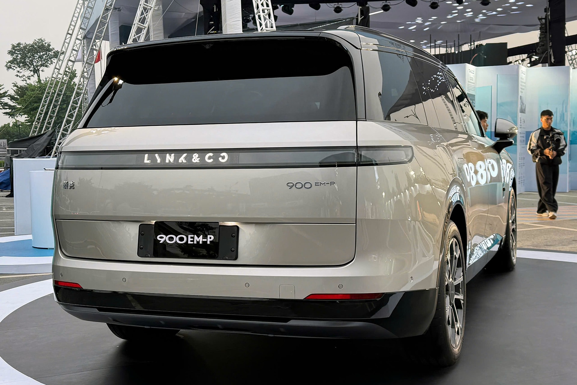 Ngoại hình cơ bắp của Lynk & Co 900 - Ảnh: Autodaily