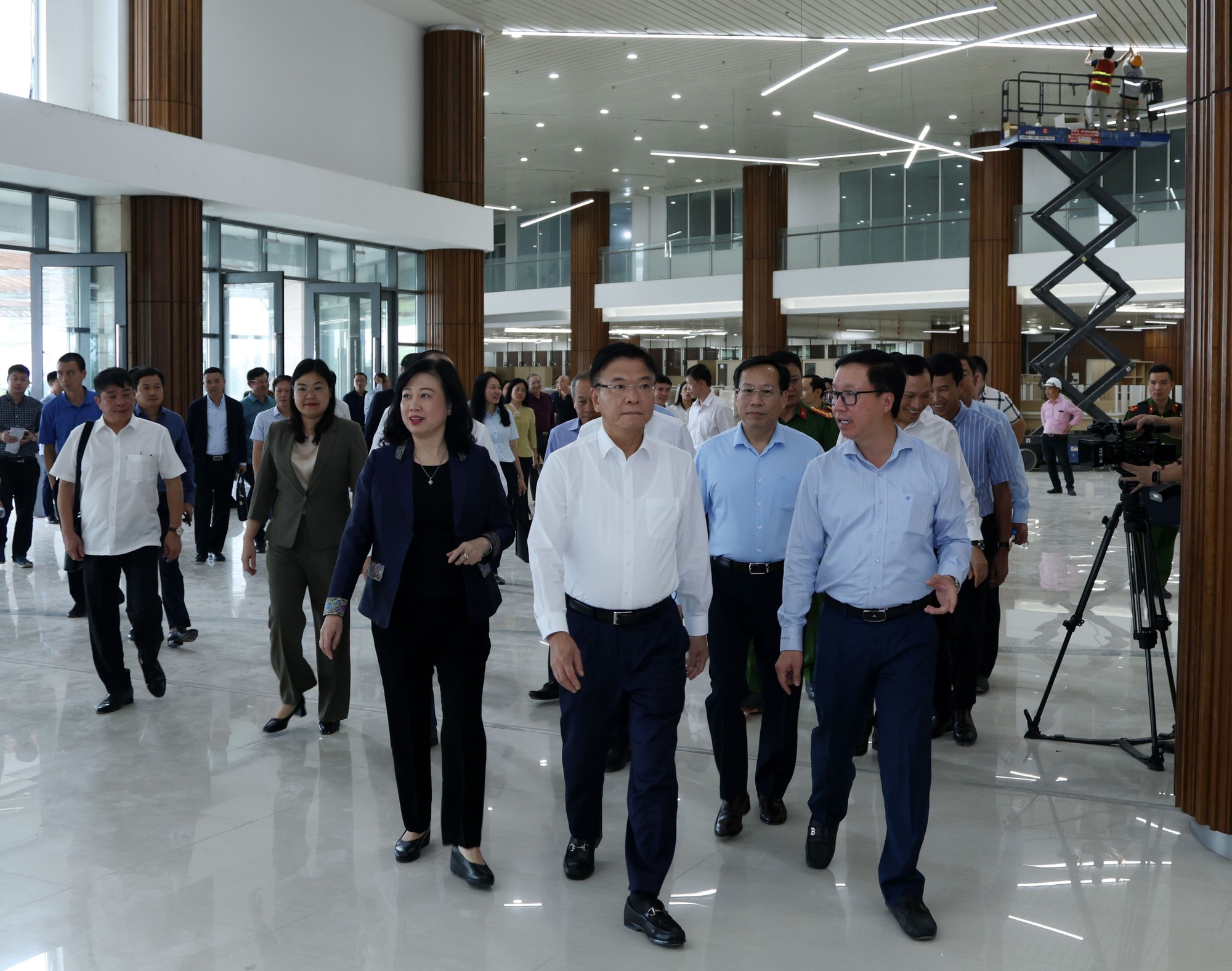 Phó Thủ tướng Lê Thành Long kiểm tra, đôn đốc tiến độ dự án cơ sở 2 Bệnh viện Bạch Mai và Việt Đức- Ảnh 4.