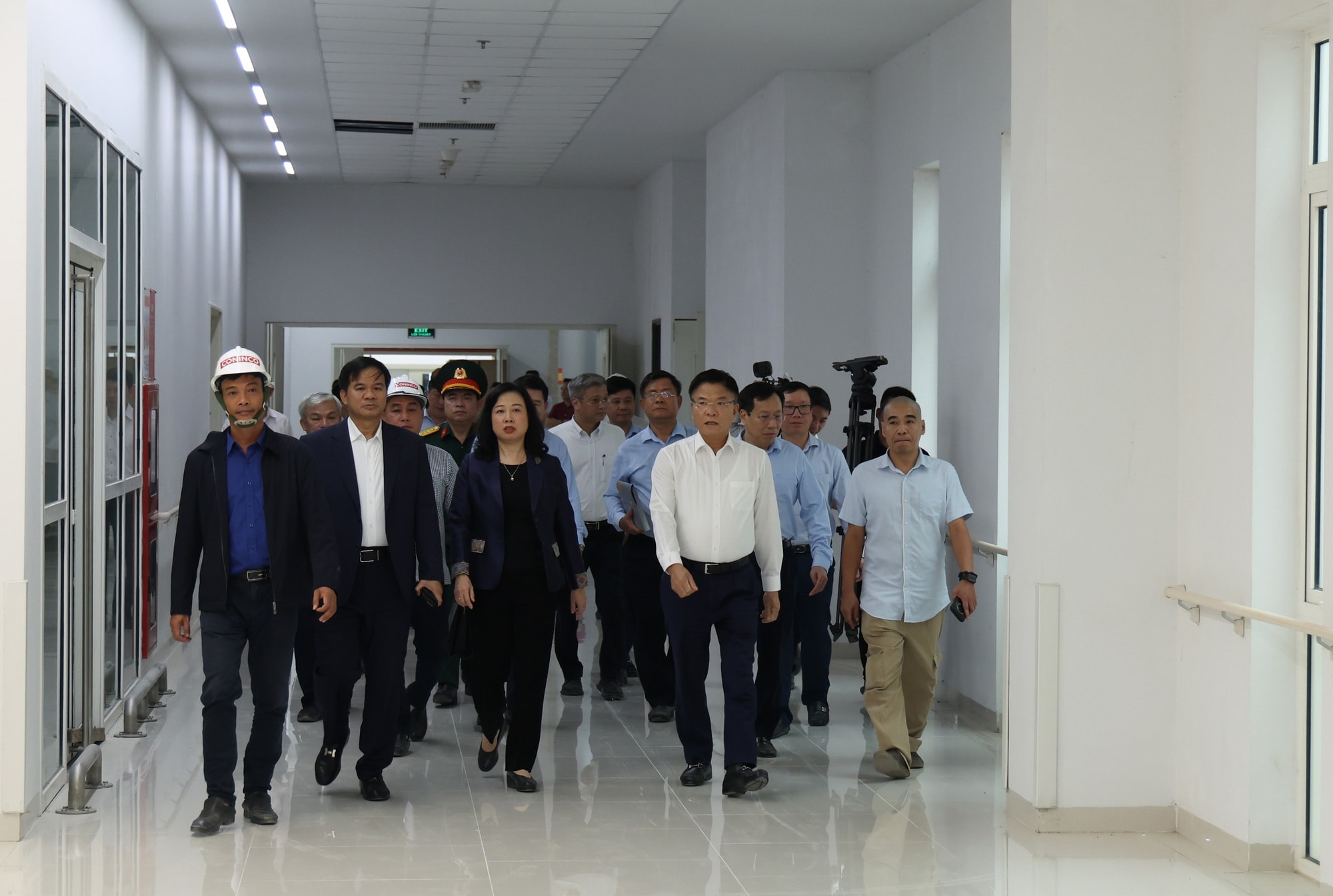 Phó Thủ tướng Lê Thành Long kiểm tra, đôn đốc tiến độ dự án cơ sở 2 Bệnh viện Bạch Mai và Việt Đức- Ảnh 2.