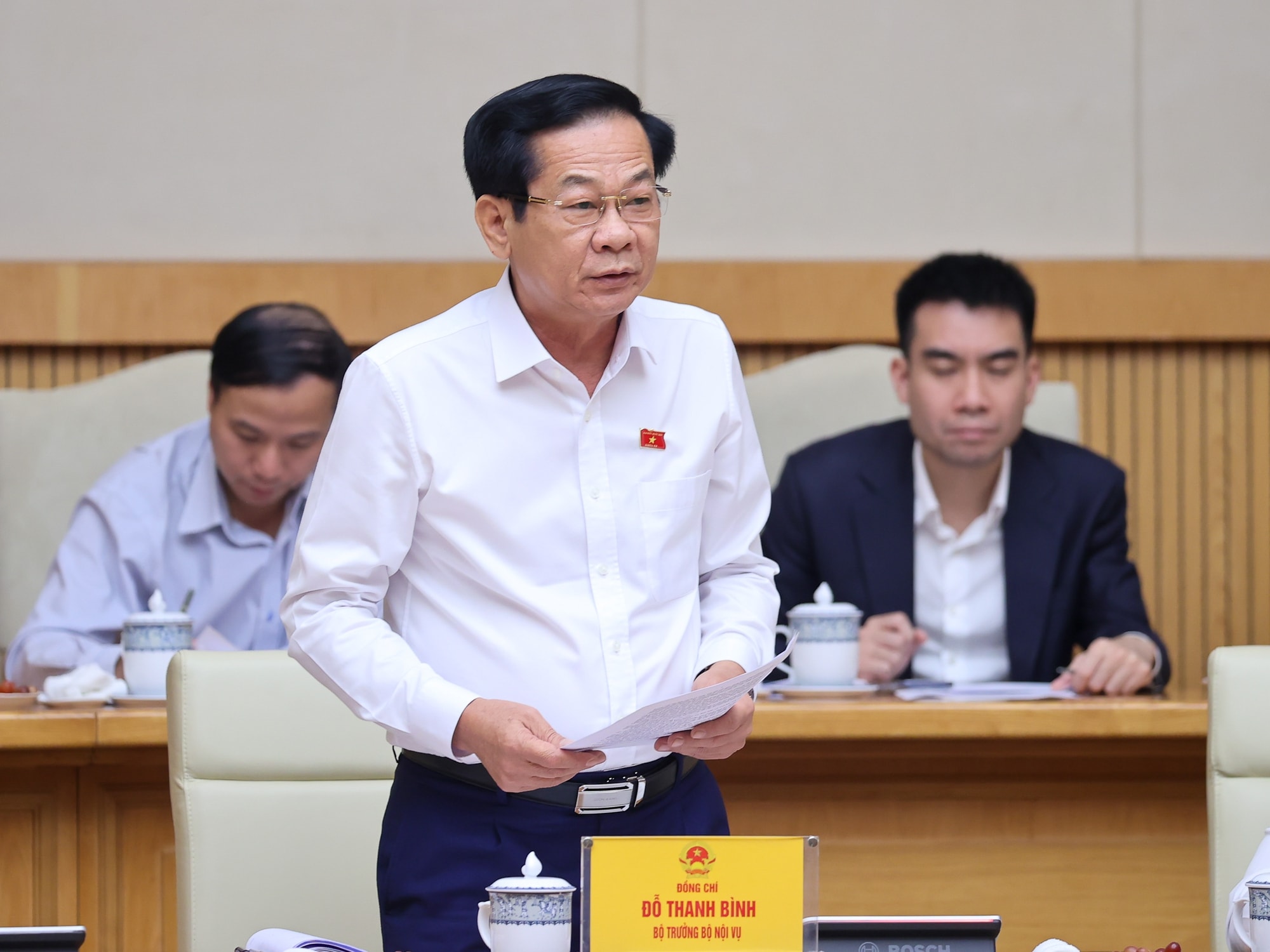 Thủ tướng: Đến cuối năm 2025 phải cơ bản giải quyết xong các vướng mắc trong vận hành chính quyền địa phương 2 cấp- Ảnh 3.