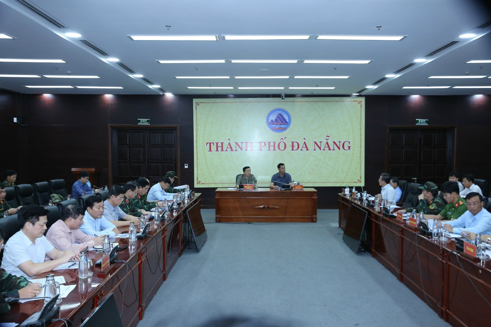 Phó Thủ tướng Trần Hồng Hà kiểm tra tình hình ứng phó, khắc phục hậu quả do mưa lũ, ngập lụt gây ra tại TP. Đà Nẵng- Ảnh 1.
