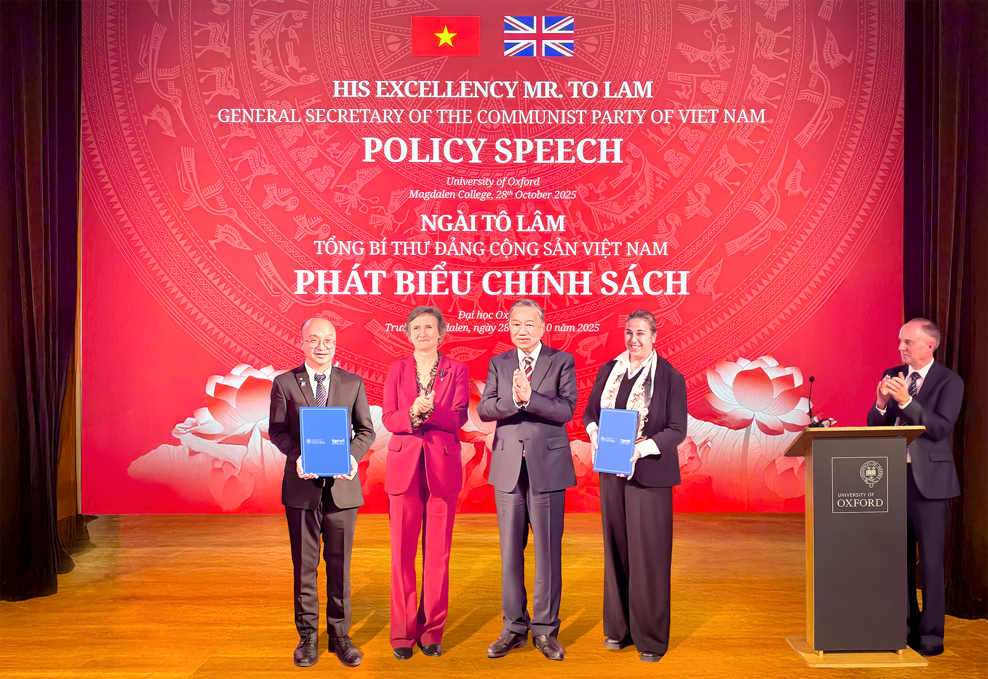 Trước đông đảo giáo sư, giảng viên, nhà nghiên cứu và các trí thức trẻ, Tổng Bí thư Tô Lâm đã khẳng định ý nghĩa của mối quan hệ lịch sử và quan trọng, sâu sắc của Việt Nam và Vương quốc