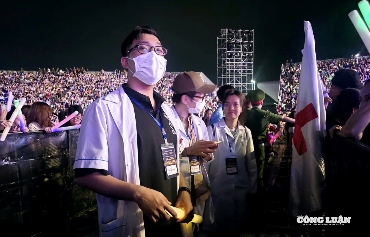 anh-19-ha-long-concert-2025.jpg