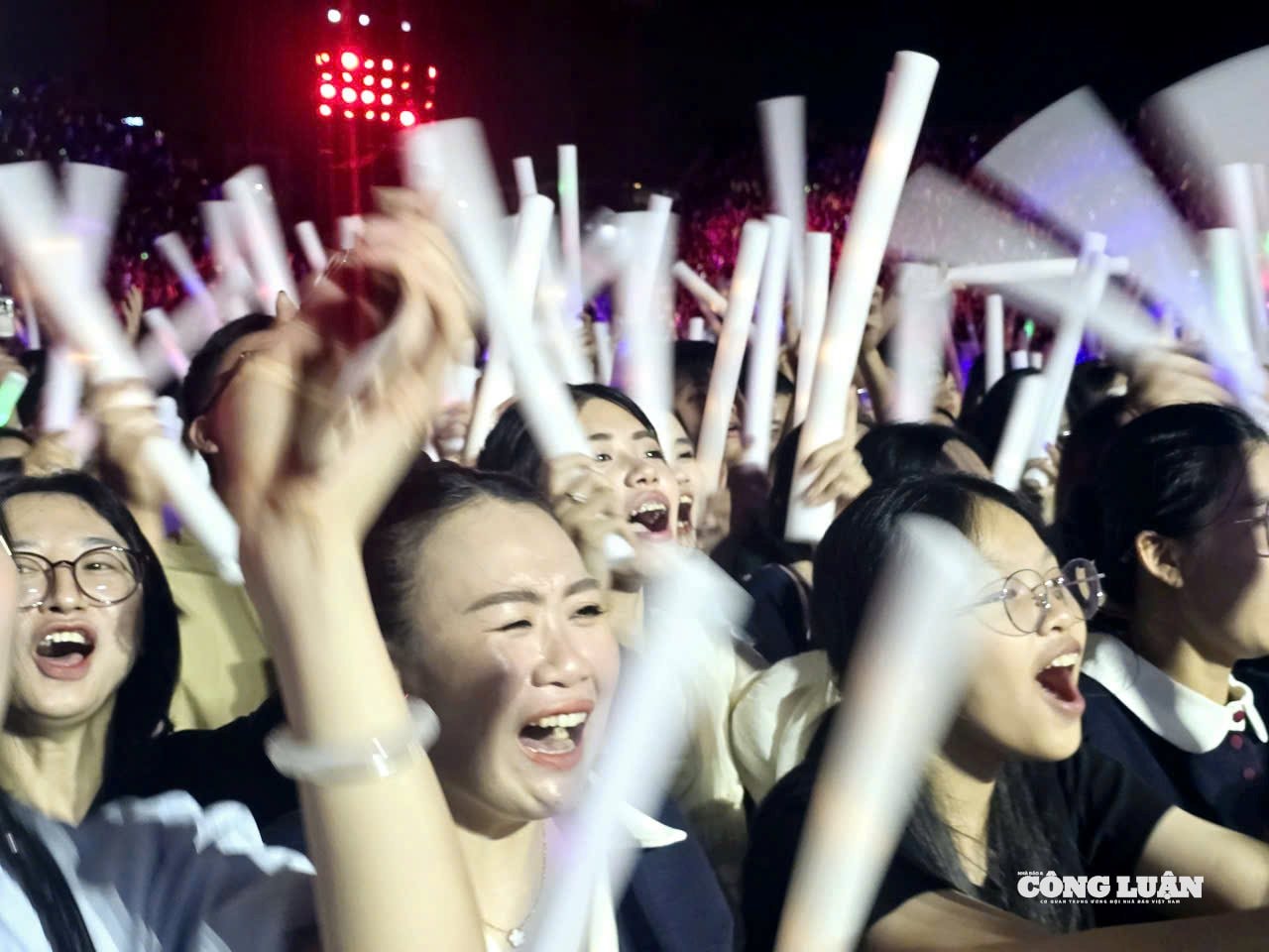 anh-6-ha-long-concert-2025.jpg