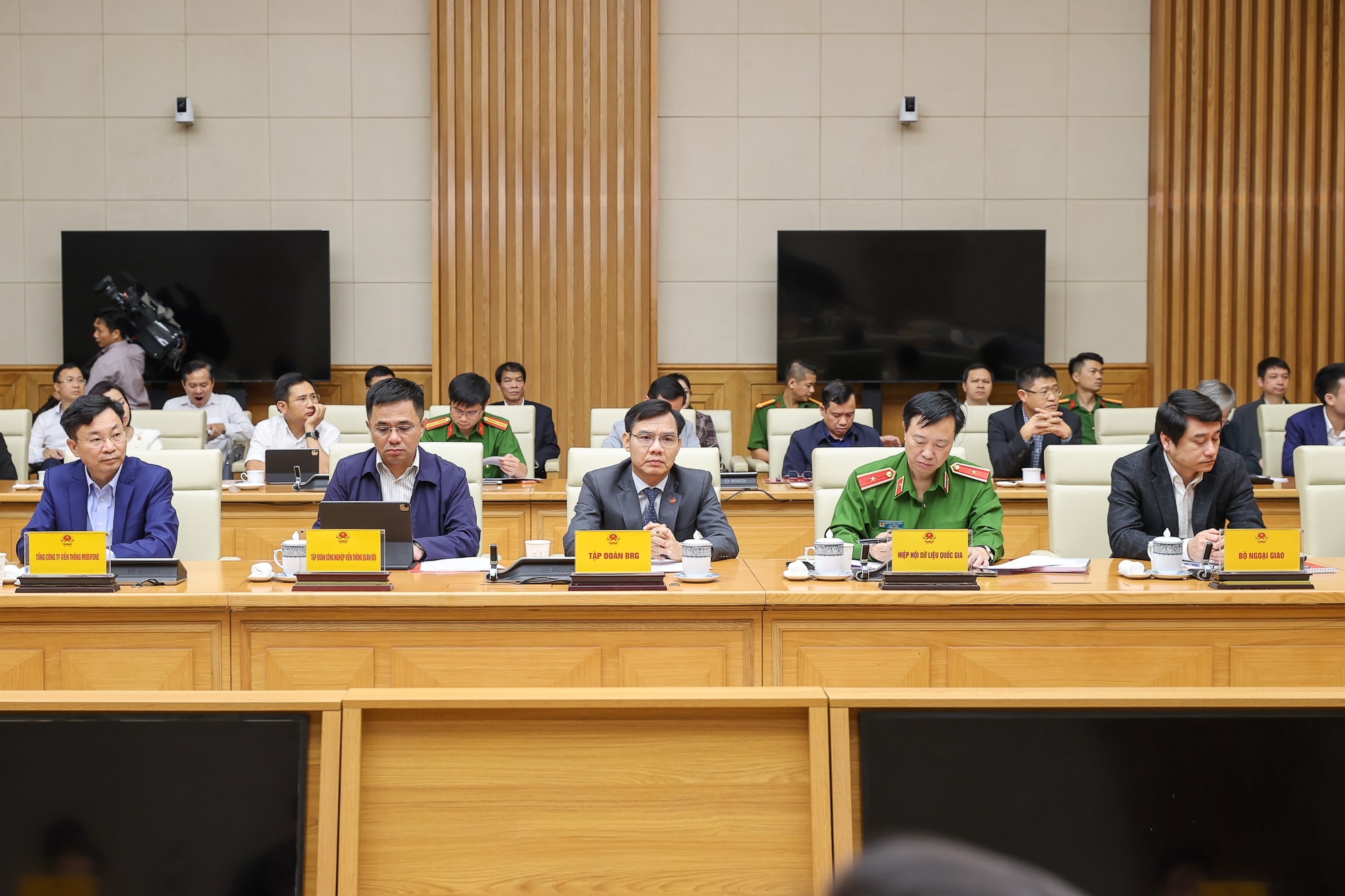 Thủ tướng Phạm Minh Chính: Dữ liệu phải lên sàn giao dịch- Ảnh 8. Thủ tướng Phạm Minh Chính: Dữ liệu phải lên sàn giao dịch- Ảnh 8.