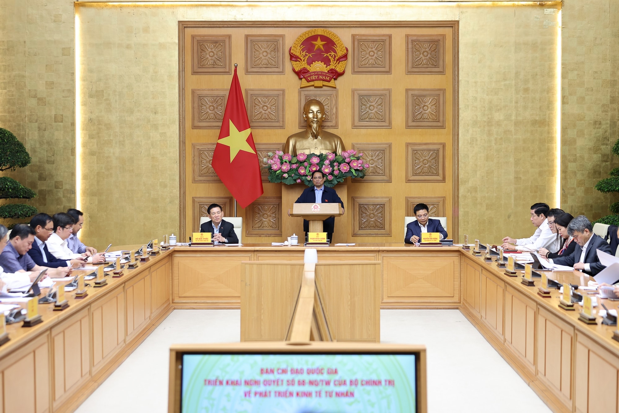 Thủ tướng: Phải tạo điều kiện khi doanh nghiệp tư nhân tham gia các dự án lớn, nhận nhiệm vụ khó khăn- Ảnh 2. Thủ tướng: Phải tạo điều kiện khi doanh nghiệp tư nhân tham gia các dự án lớn, nhận nhiệm vụ khó khăn- Ảnh 2.