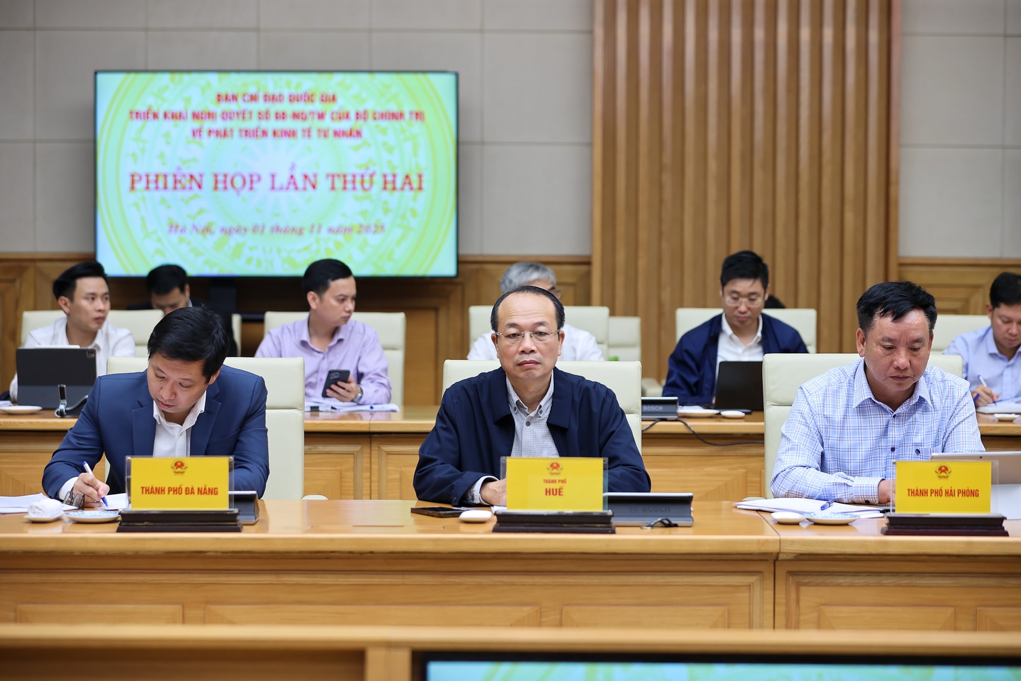 Thủ tướng: Phải tạo điều kiện khi doanh nghiệp tư nhân tham gia các dự án lớn, nhận nhiệm vụ khó khăn- Ảnh 7. Thủ tướng: Phải tạo điều kiện khi doanh nghiệp tư nhân tham gia các dự án lớn, nhận nhiệm vụ khó khăn- Ảnh 7.