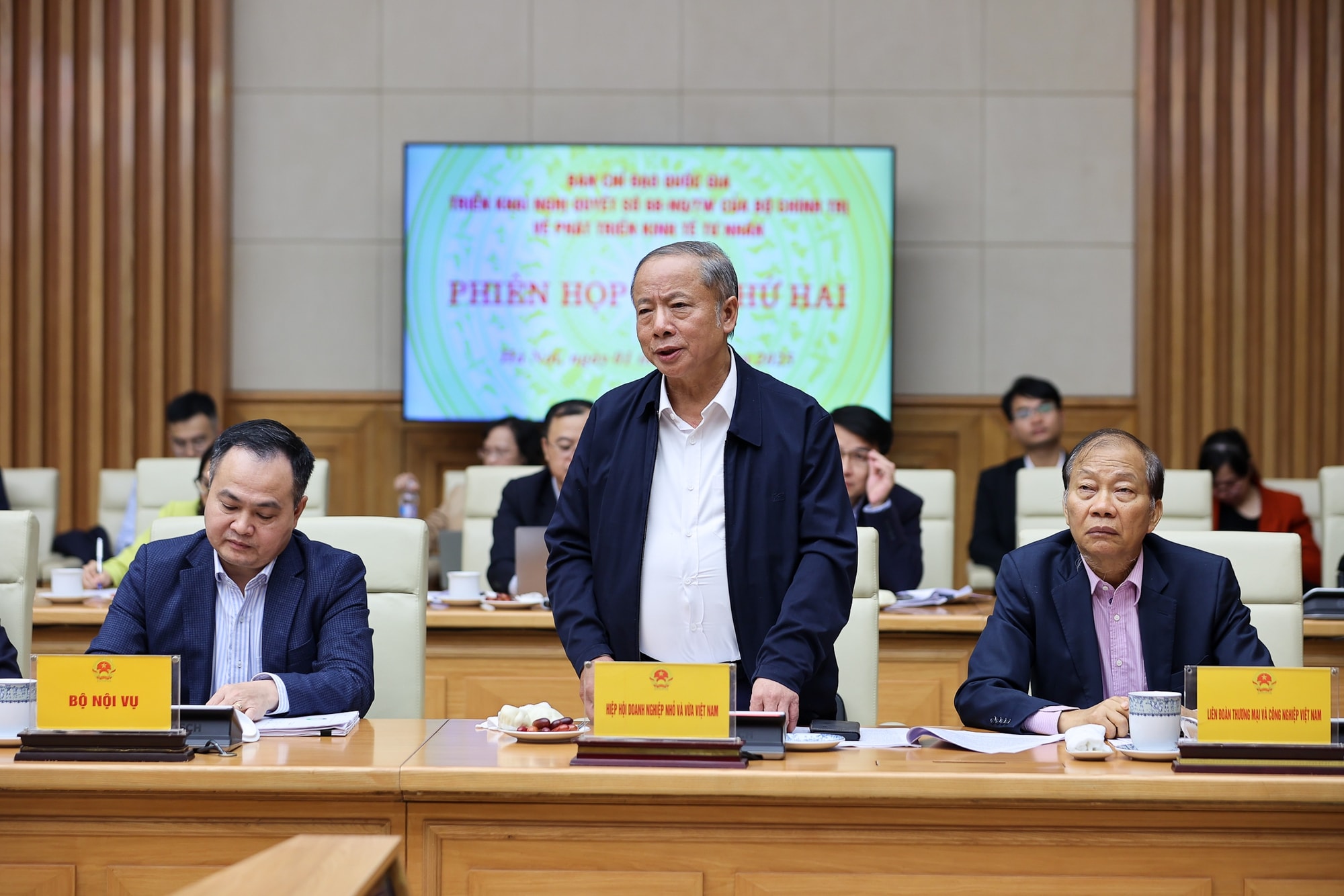 Thủ tướng: Phải tạo điều kiện khi doanh nghiệp tư nhân tham gia các dự án lớn, nhận nhiệm vụ khó khăn- Ảnh 6. Thủ tướng: Phải tạo điều kiện khi doanh nghiệp tư nhân tham gia các dự án lớn, nhận nhiệm vụ khó khăn- Ảnh 6.