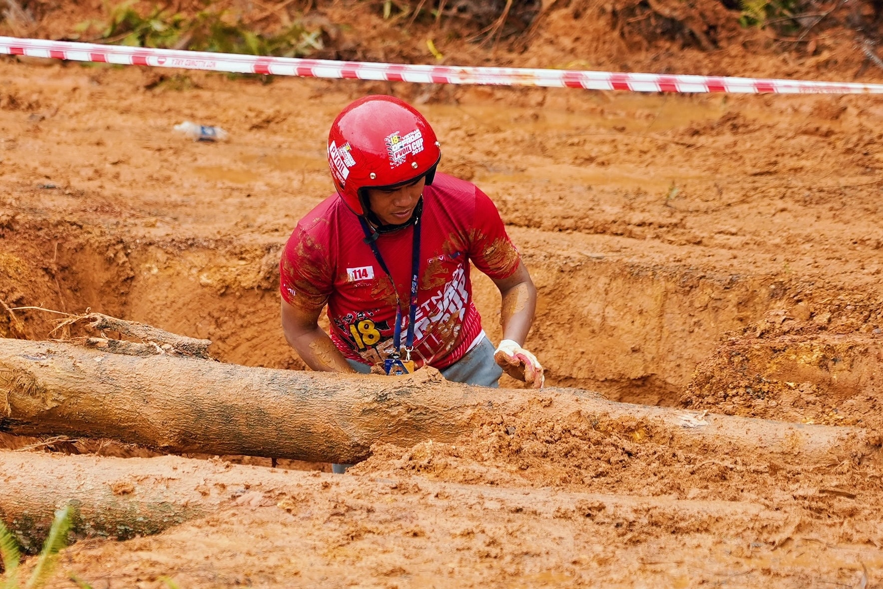 Thời tiết mưa khiến mùa giải trở nên khắc nghiệt hơn - Ảnh: Ban tổ chức