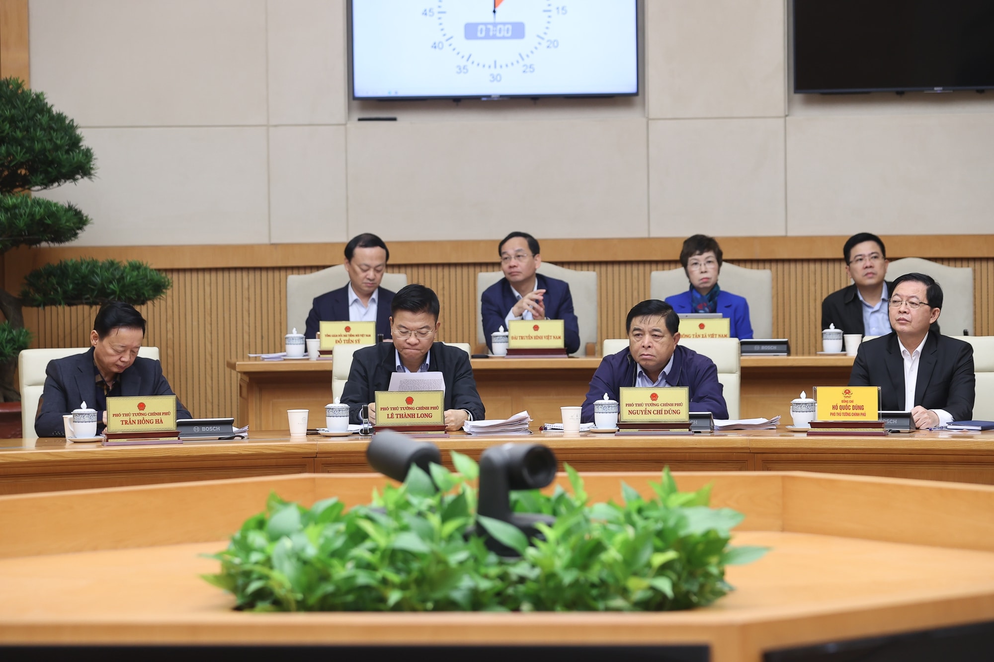 Chính phủ họp chuyên đề về 8 nghị định liên quan Trung tâm tài chính quốc tế tại Việt Nam- Ảnh 4.