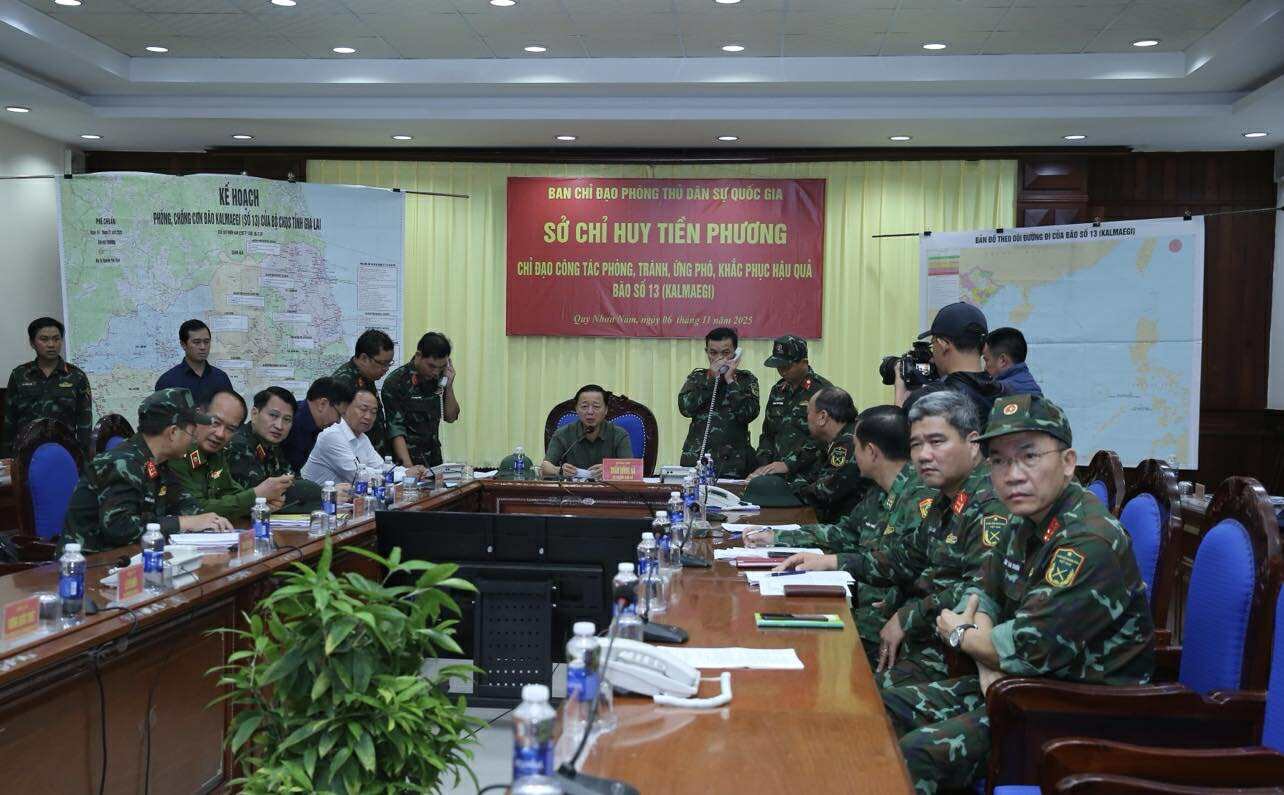 Phó Thủ tướng Trần Hồng Hà kiểm tra, rà soát công tác ứng phó ngay trước khi bão số 13 đổ bộ- Ảnh 10.