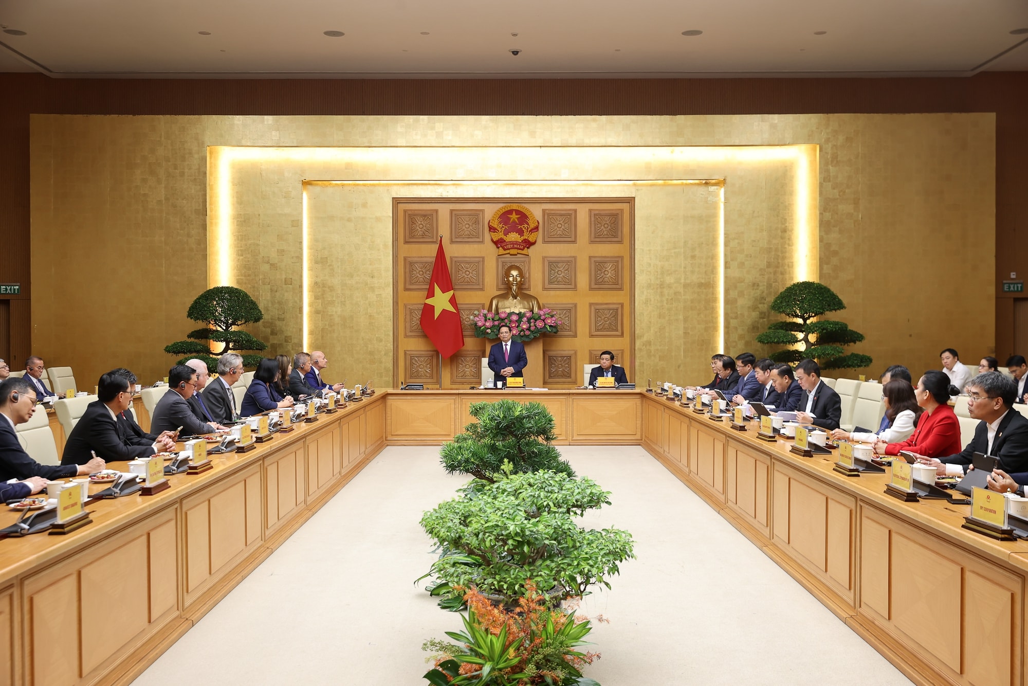 Thủ tướng: Việt Nam phấn đấu có nhà máy chip bán dẫn đầu tiên trong năm 2026- Ảnh 4.