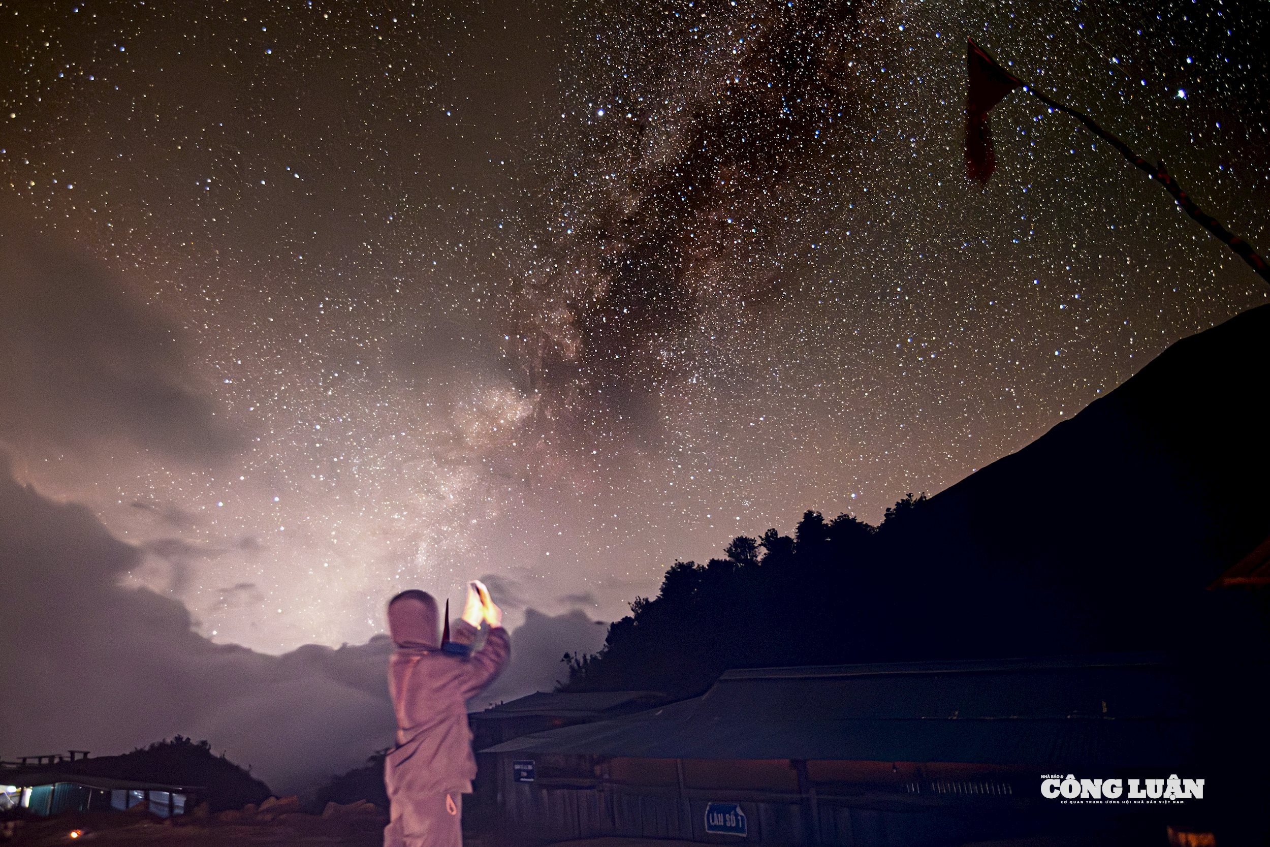 Bùi Chuyên - Dấu Chân Tự Do