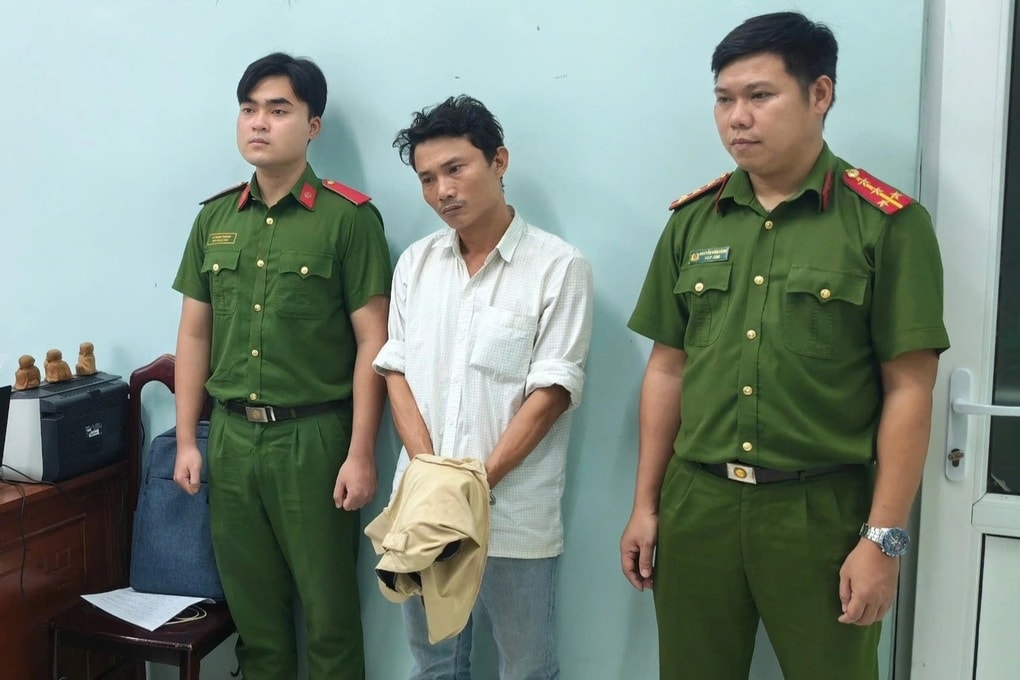 Cán bộ văn phòng đăng ký đất đai làm giả sổ đỏ - 1