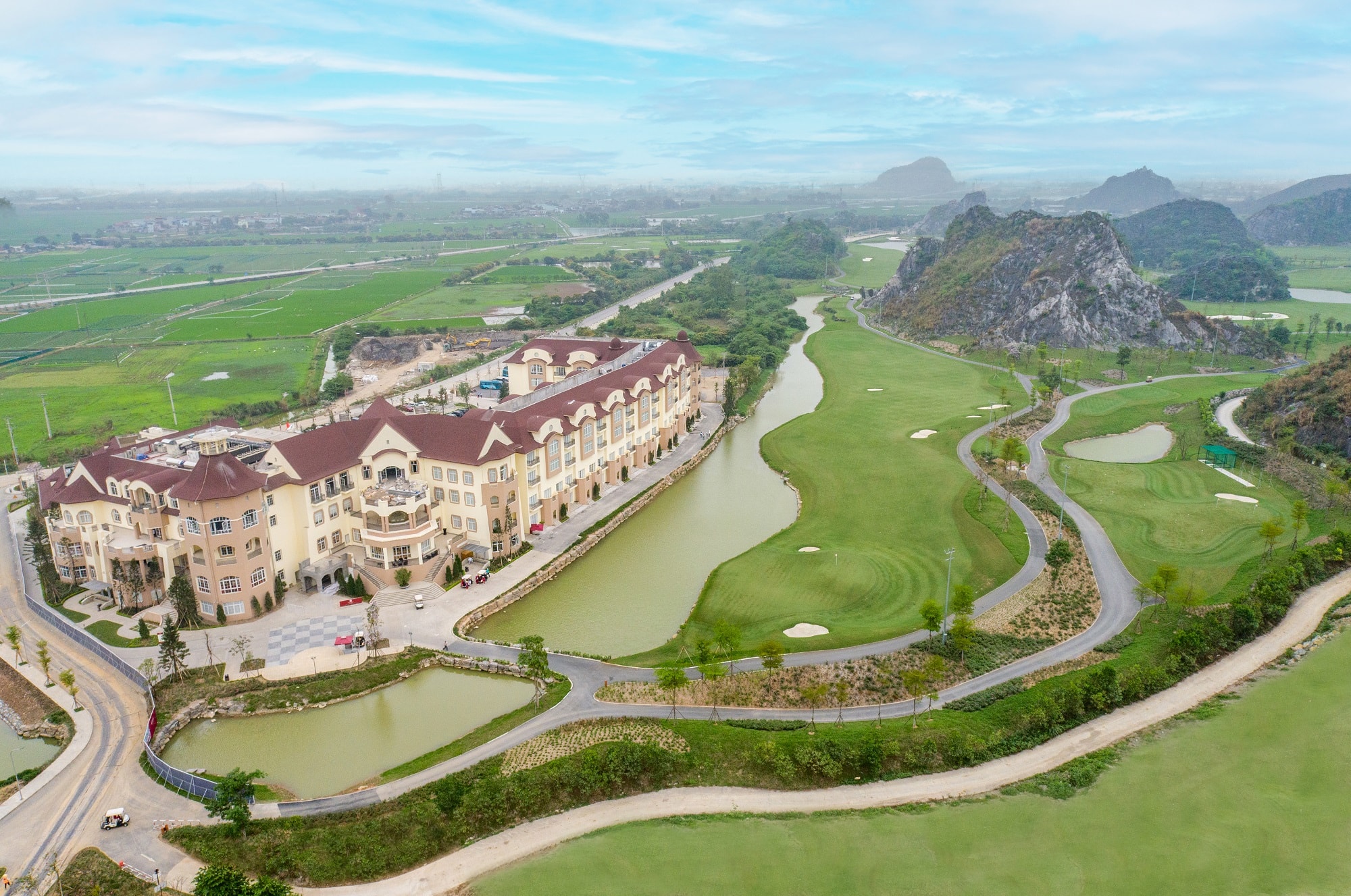 02 Tổ hợp Legend Valley Country Club