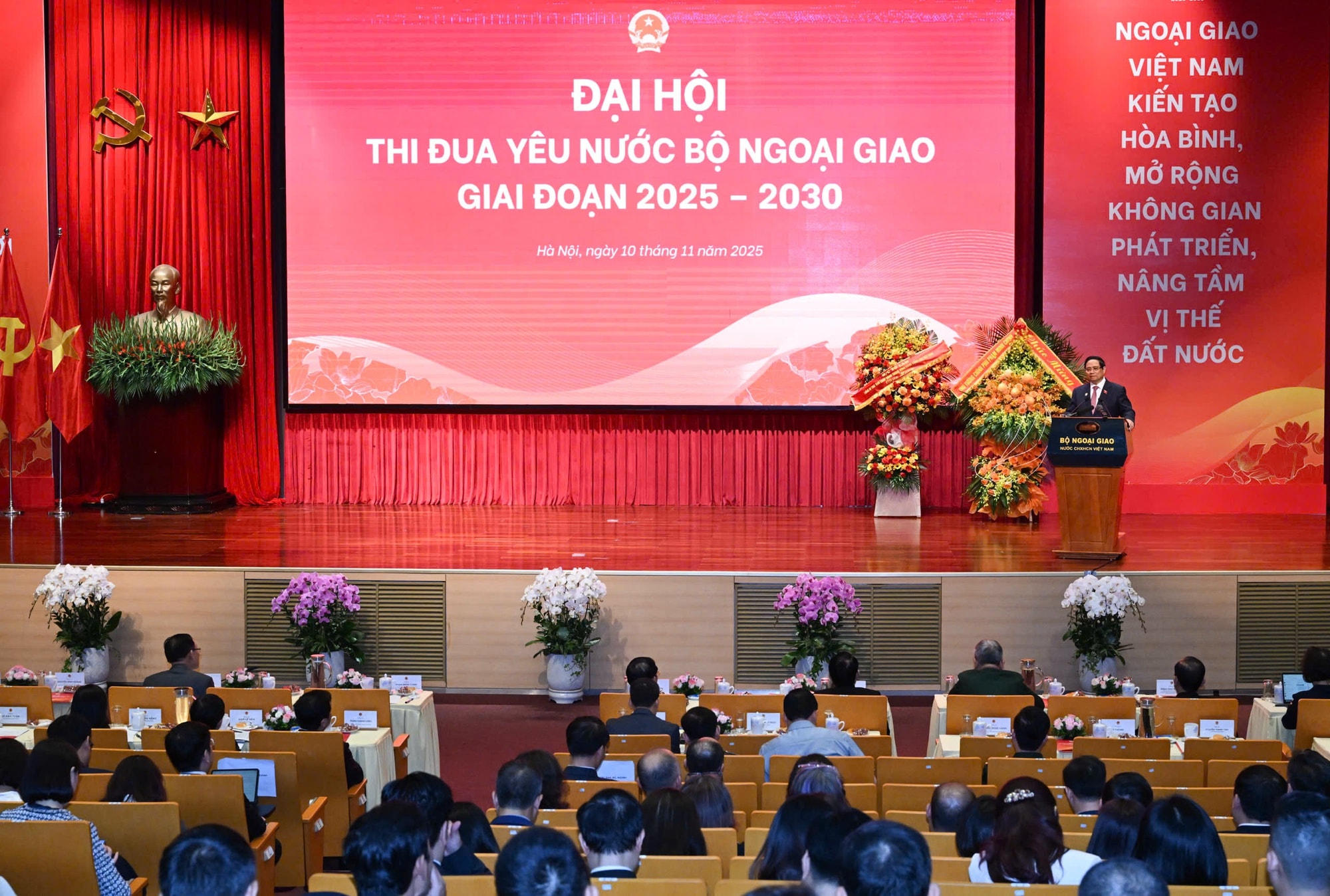 Thủ tướng: Xây dựng nền ngoại giao toàn diện, hiện đại, chuyên nghiệp, mang đậm bản sắc Việt Nam- Ảnh 6. Thủ tướng: Xây dựng nền ngoại giao toàn diện, hiện đại, chuyên nghiệp, mang đậm bản sắc Việt Nam- Ảnh 6.