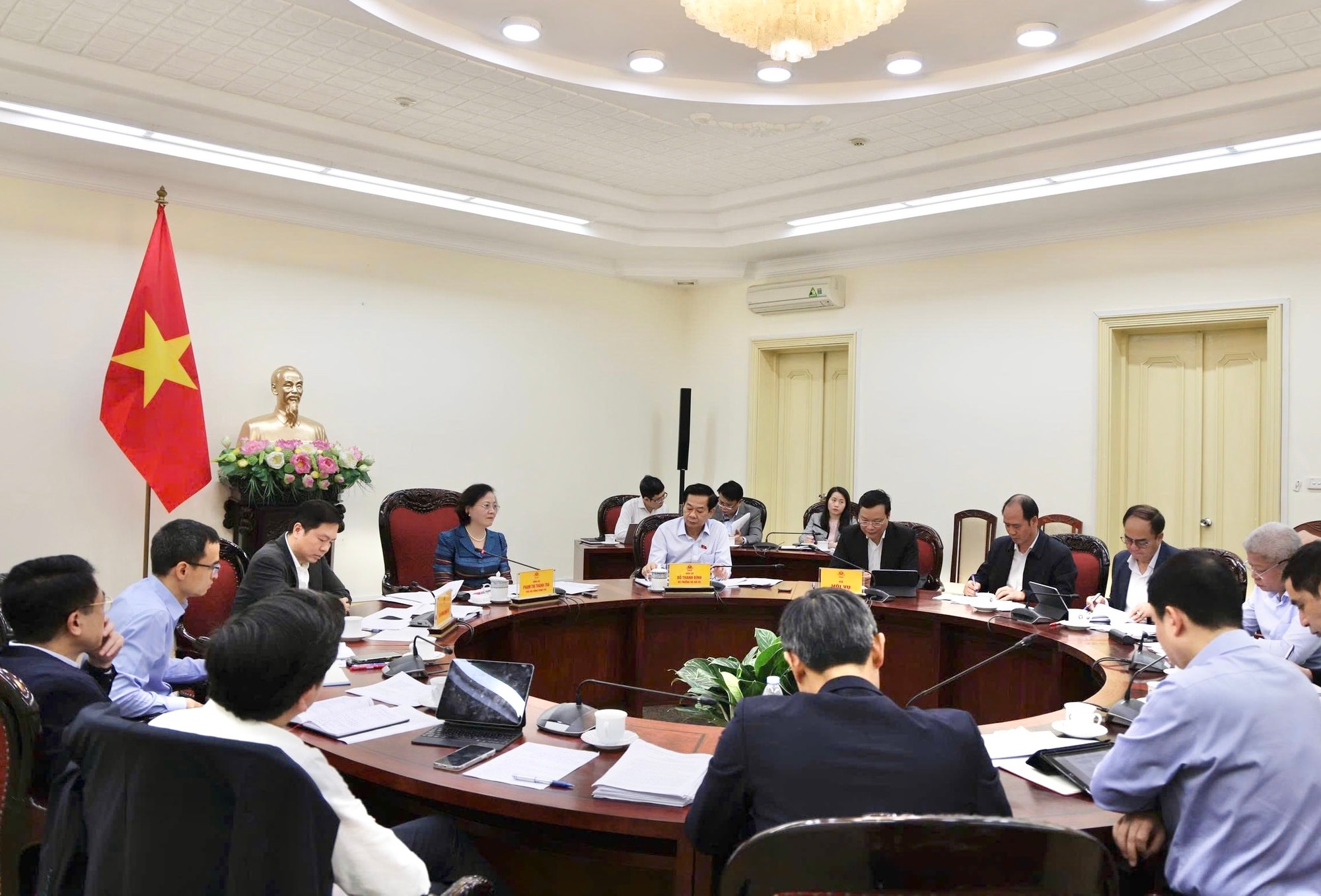 Phó Thủ tướng Phạm Thị Thanh Trà yêu cầu Bộ Nội vụ tăng tốc tiến độ các nhiệm vụ cuối năm- Ảnh 3.