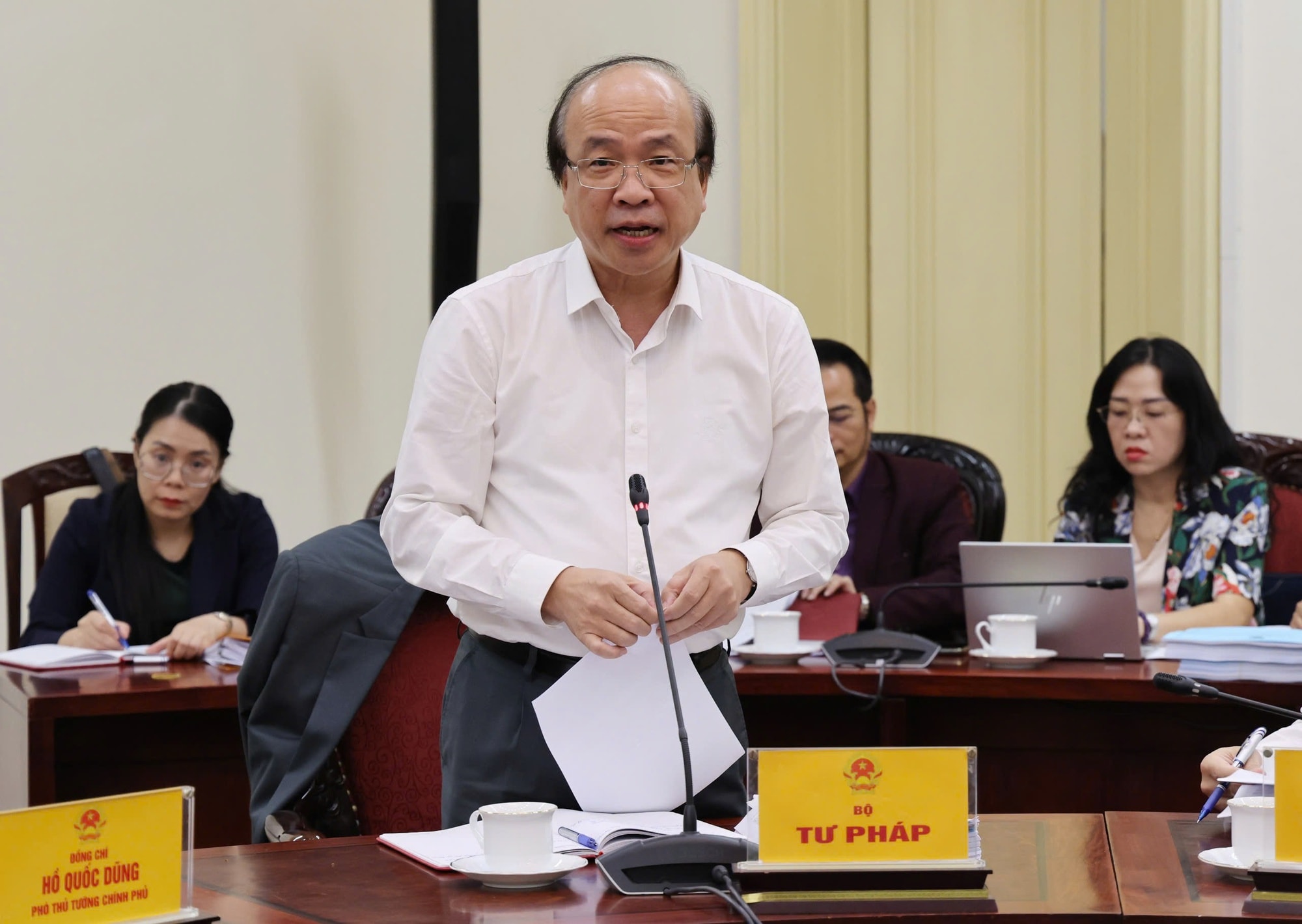 Phó Thủ tướng Hồ Quốc Dũng yêu cầu không để điểm nghẽn thể chế kéo dài sang năm 2026- Ảnh 2.