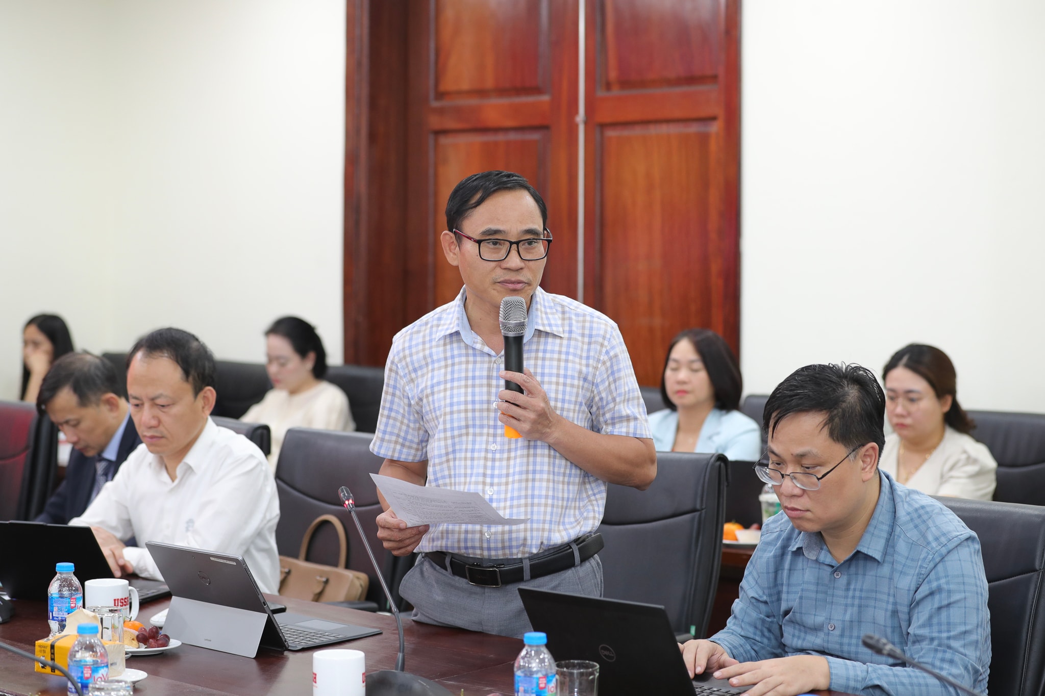 VNU - Gop y van kien DH Dang (9)