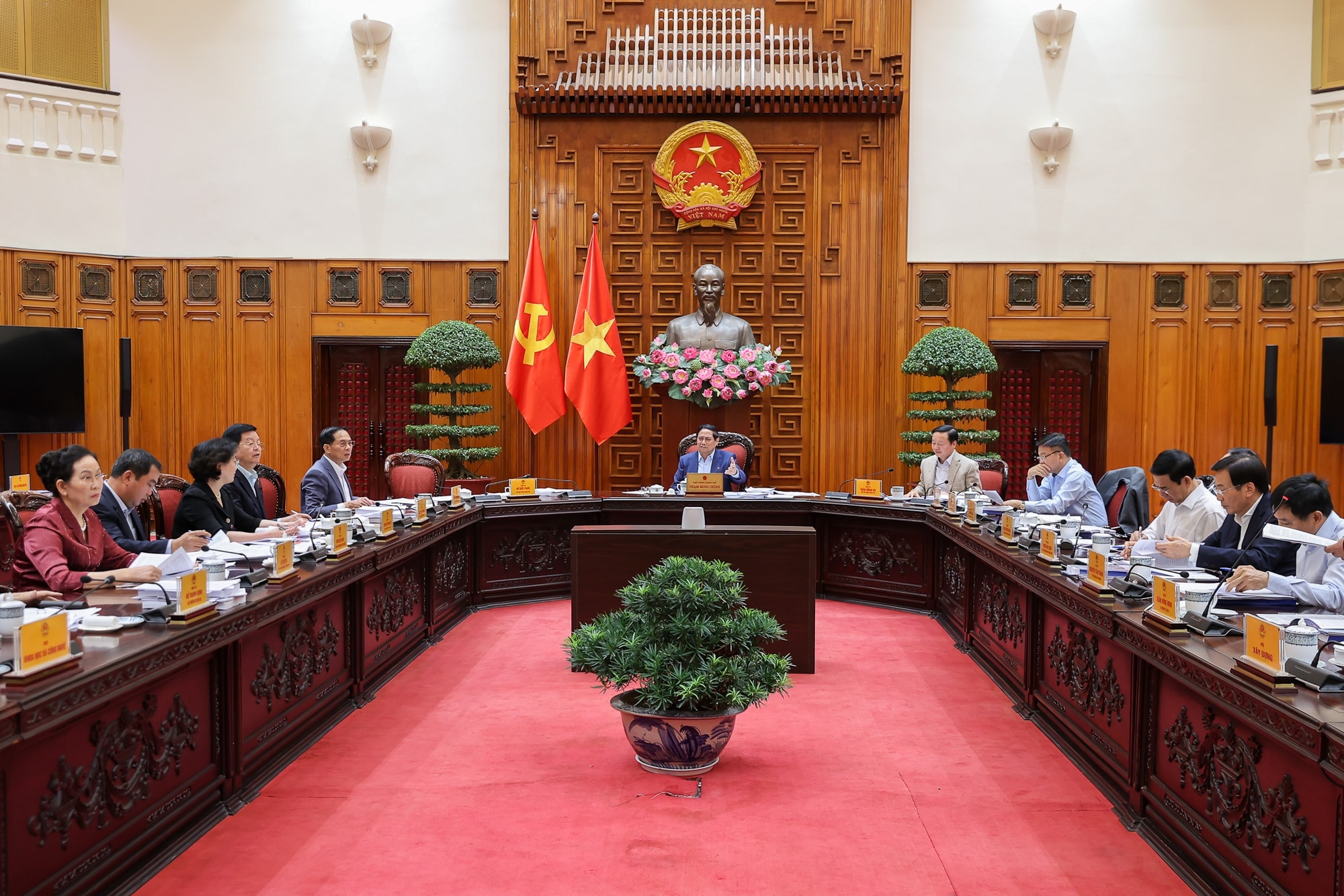 Thủ tướng: Phấn đấu khởi công dự án trục đại lộ cảnh quan sông Hồng tại Hà Nội vào 19/12- Ảnh 2.