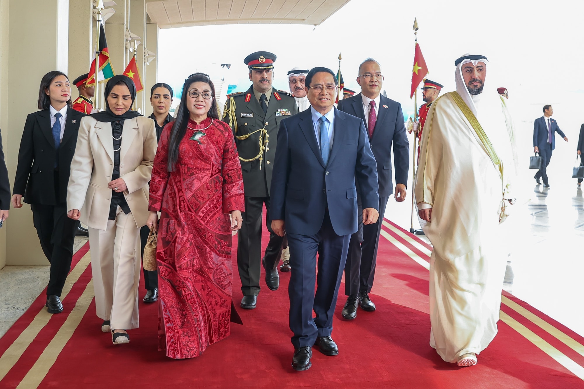 Thủ tướng Phạm Minh Chính và Phu nhân bắt đầu chuyến thăm chính thức Kuwait- Ảnh 3.