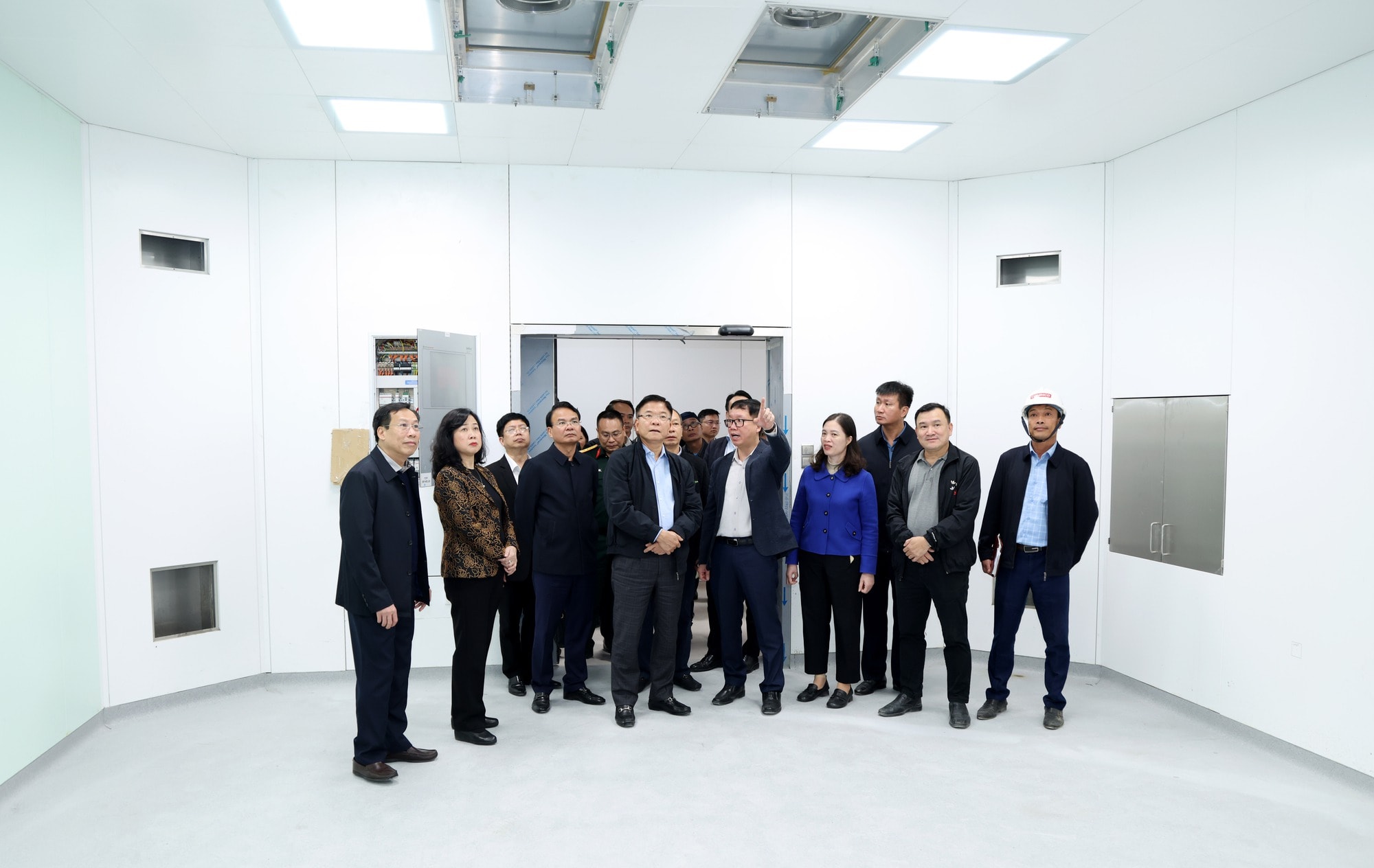 Phó Thủ tướng Lê Thành Long: Phấn đấu hoàn thành phần xây dựng Cơ sở 2 Bệnh viện Việt Đức và Bạch Mai trước 30/11- Ảnh 4.