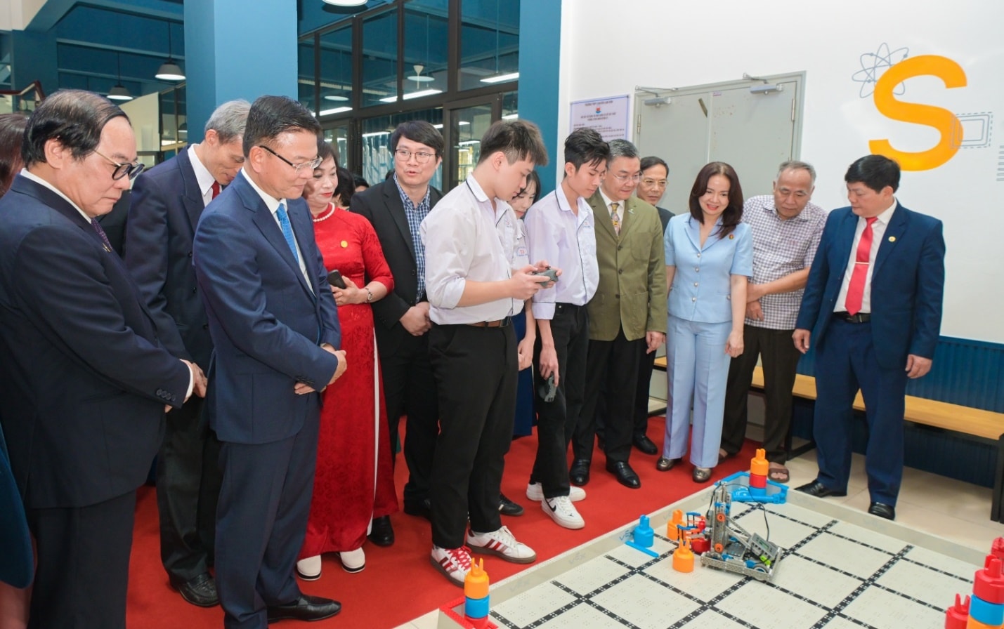 A group of people standing in a line AI-generated content may be incorrect.