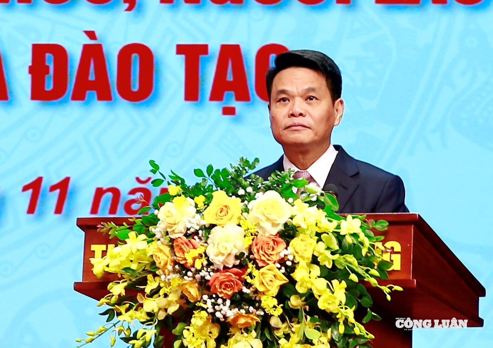 Đồng chí Lê Ngọc Châu, Phó bí thư Thành uỷ, Chủ tịch UBND thành phố phát biểu khai mạc hội nghị.