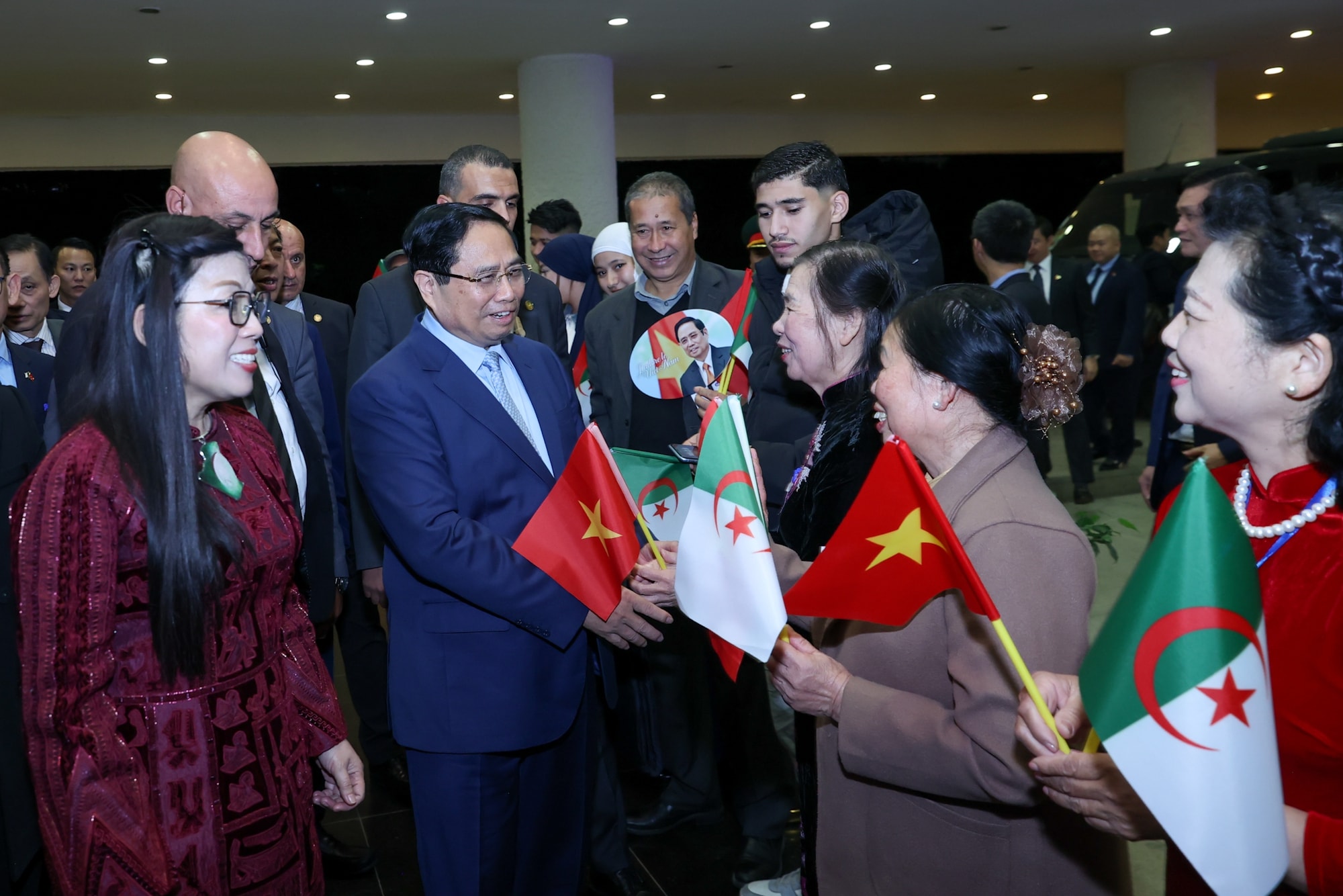 Thủ tướng: Kiều bào ta dù ở đâu cũng có thể trở về cội nguồn thuận lợi nhất- Ảnh 1. Thủ tướng: Kiều bào ta dù ở đâu cũng có thể trở về cội nguồn thuận lợi nhất- Ảnh 1.