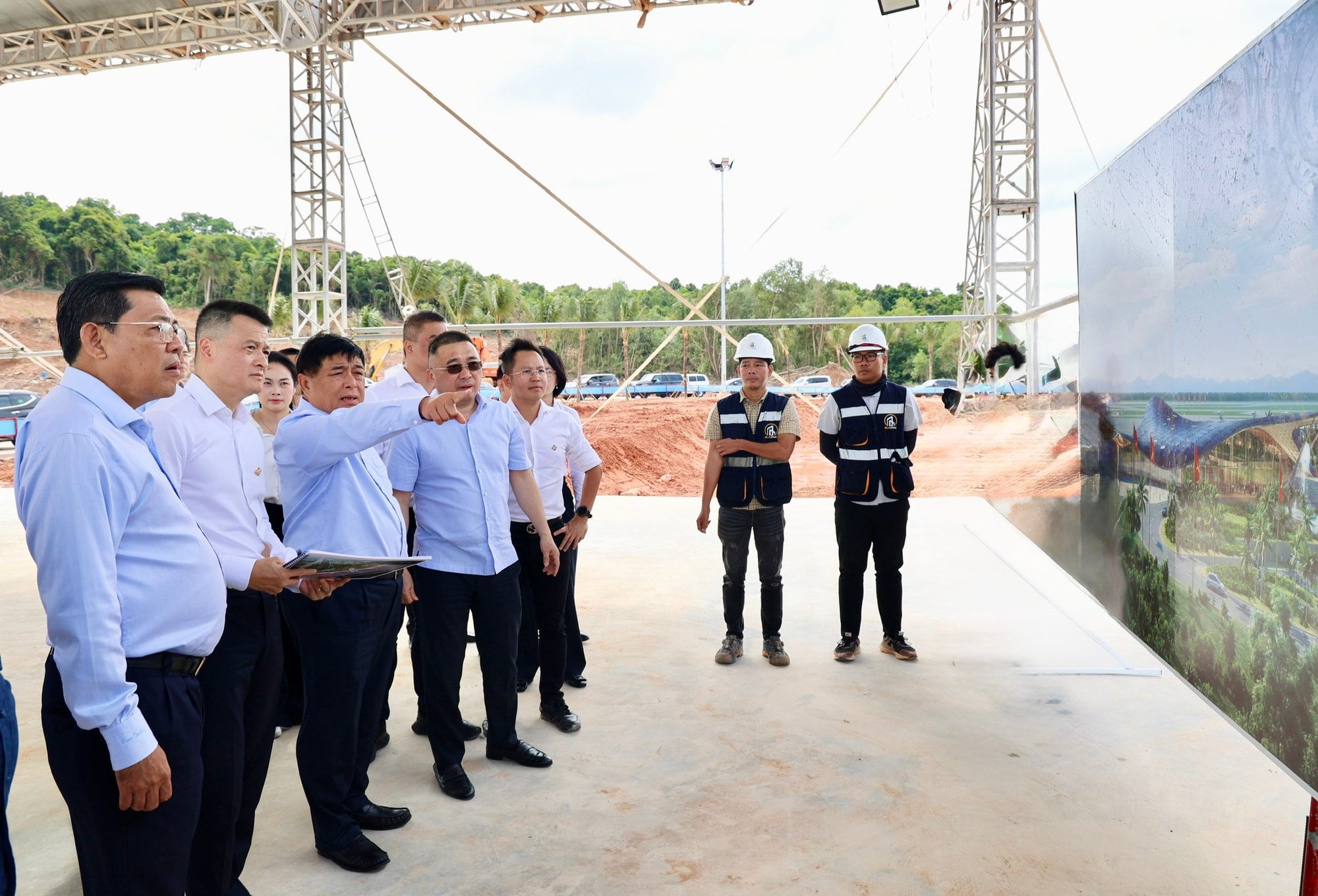 Công trình phục vụ Hội nghị APEC 2027: Hầu hết vướng mắc được tháo gỡ, bảo đảm tiến độ- Ảnh 2.