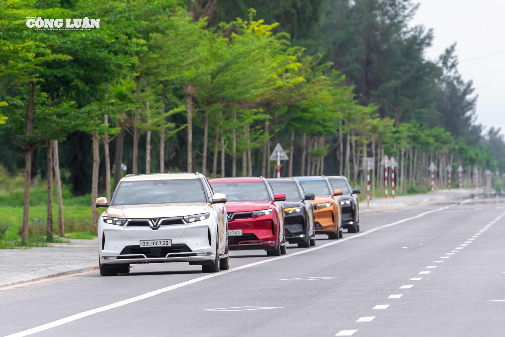 Chỉ riêng VinFast đã đóng góp hơn 27,3% tổng dung lượng thị trường ô tô Việt Nam luỹ kế 10 tháng năm 2025.