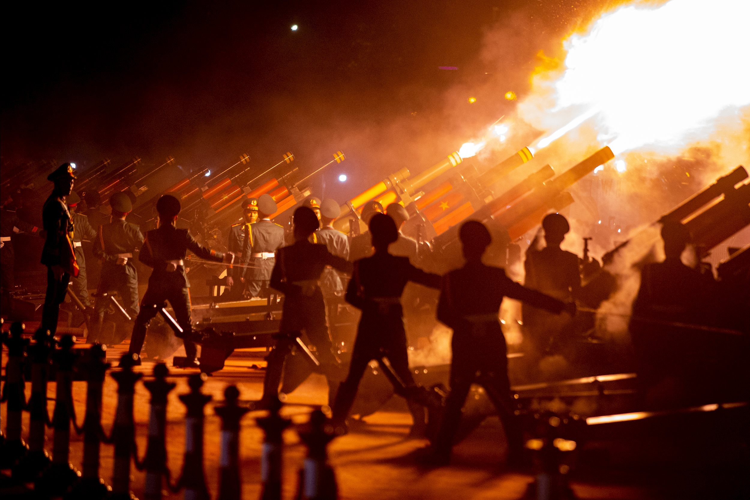 Hình ảnh: Giải ảnh “Khoảnh khắc Báo chí” 2025: Khi khoảnh khắc báo chí “chạm” được tới các vấn đề nóng số 3